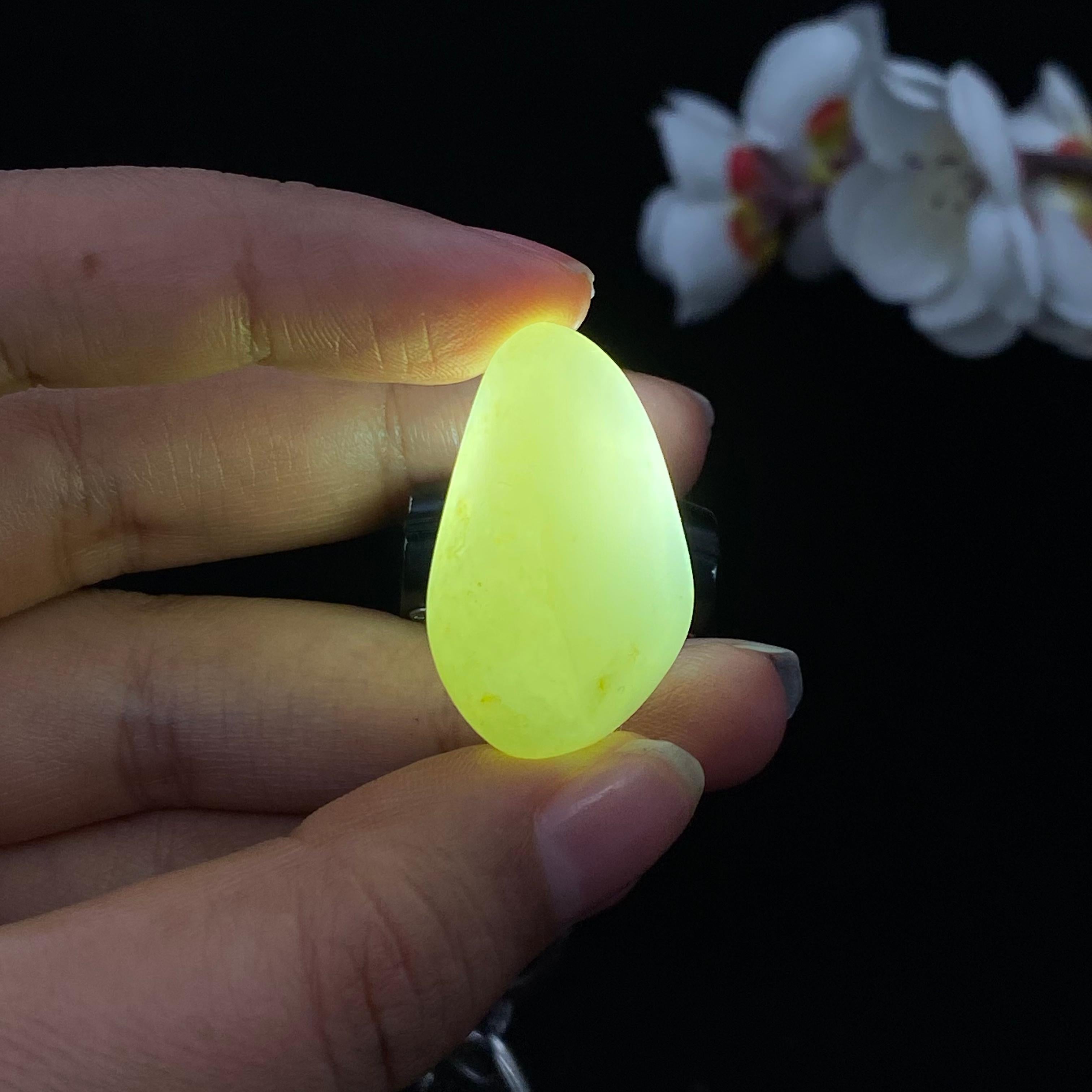 【超值推荐】和田玉洒金皮籽料吊坠籽（13.7g）