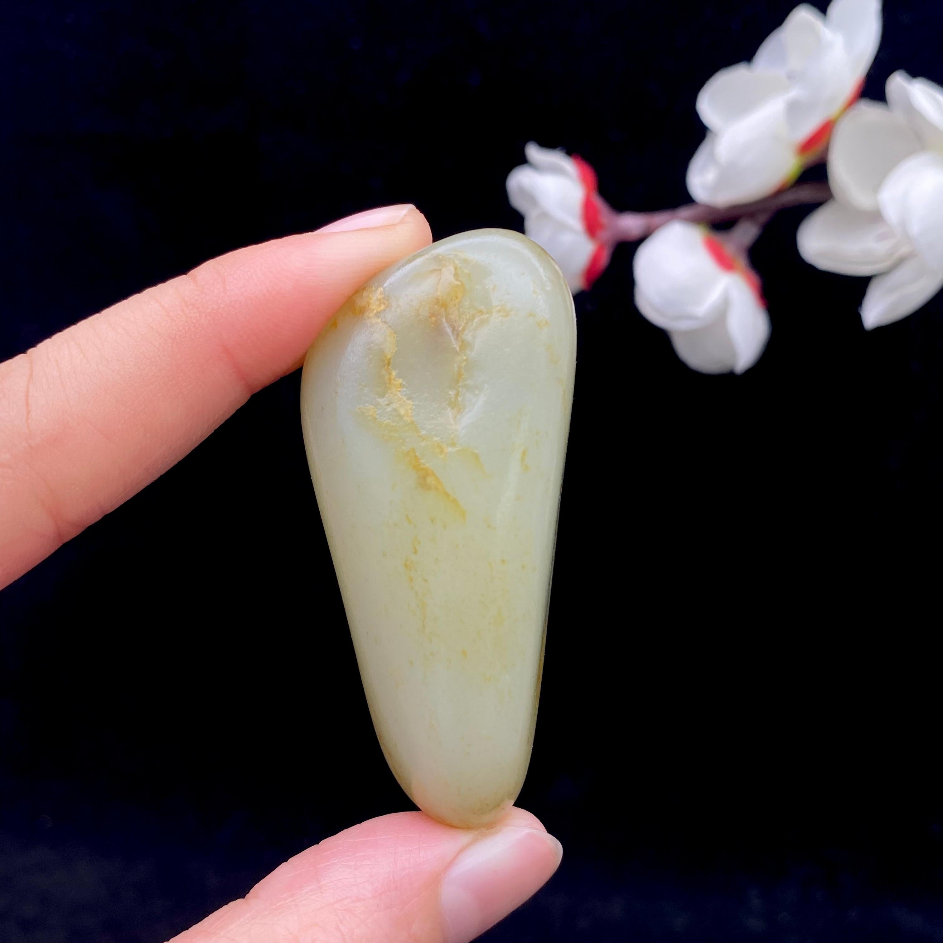 【超值推荐】和田玉洒金皮籽料大挂件（65.5g）