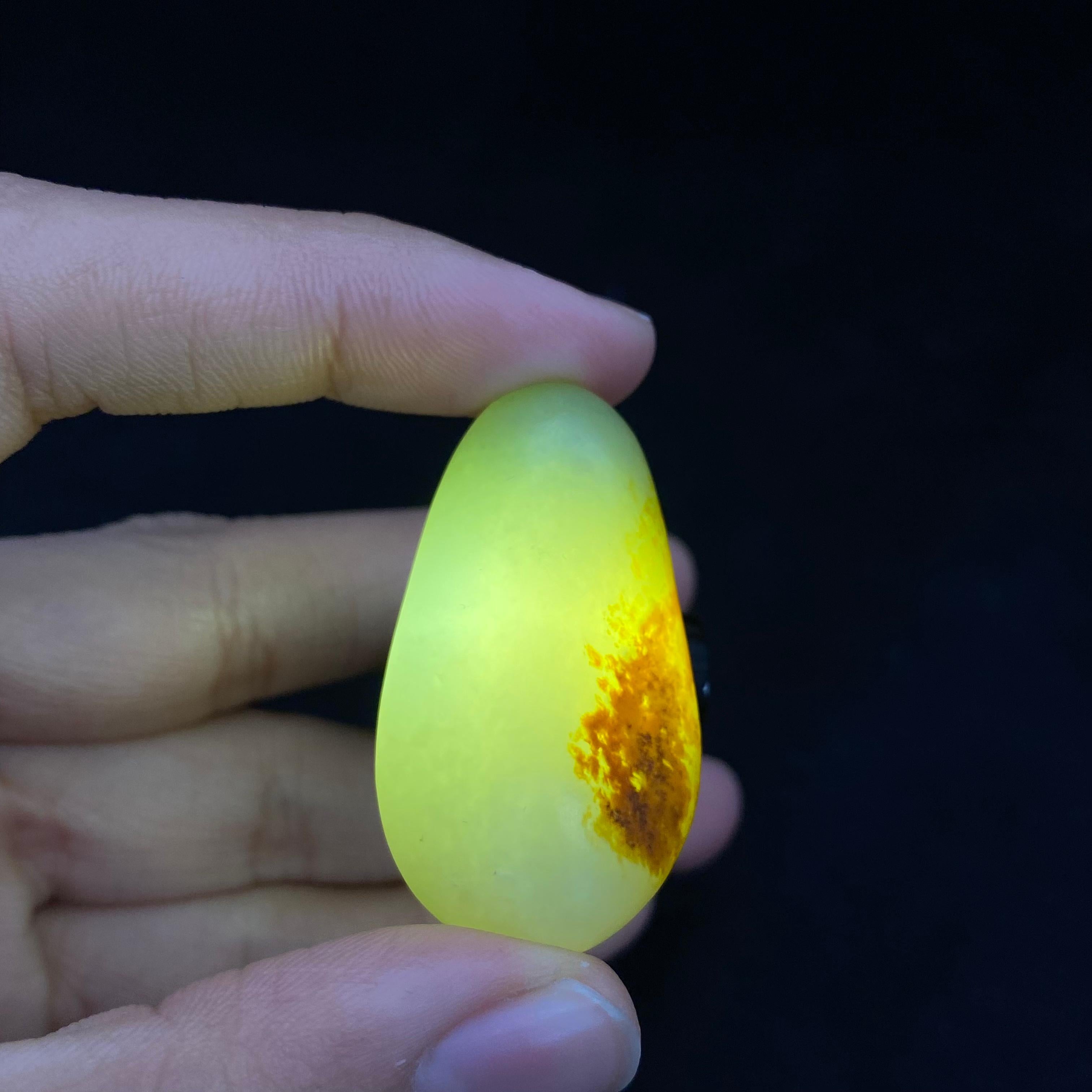 和田玉聚黄皮籽料挂件（21.4g）