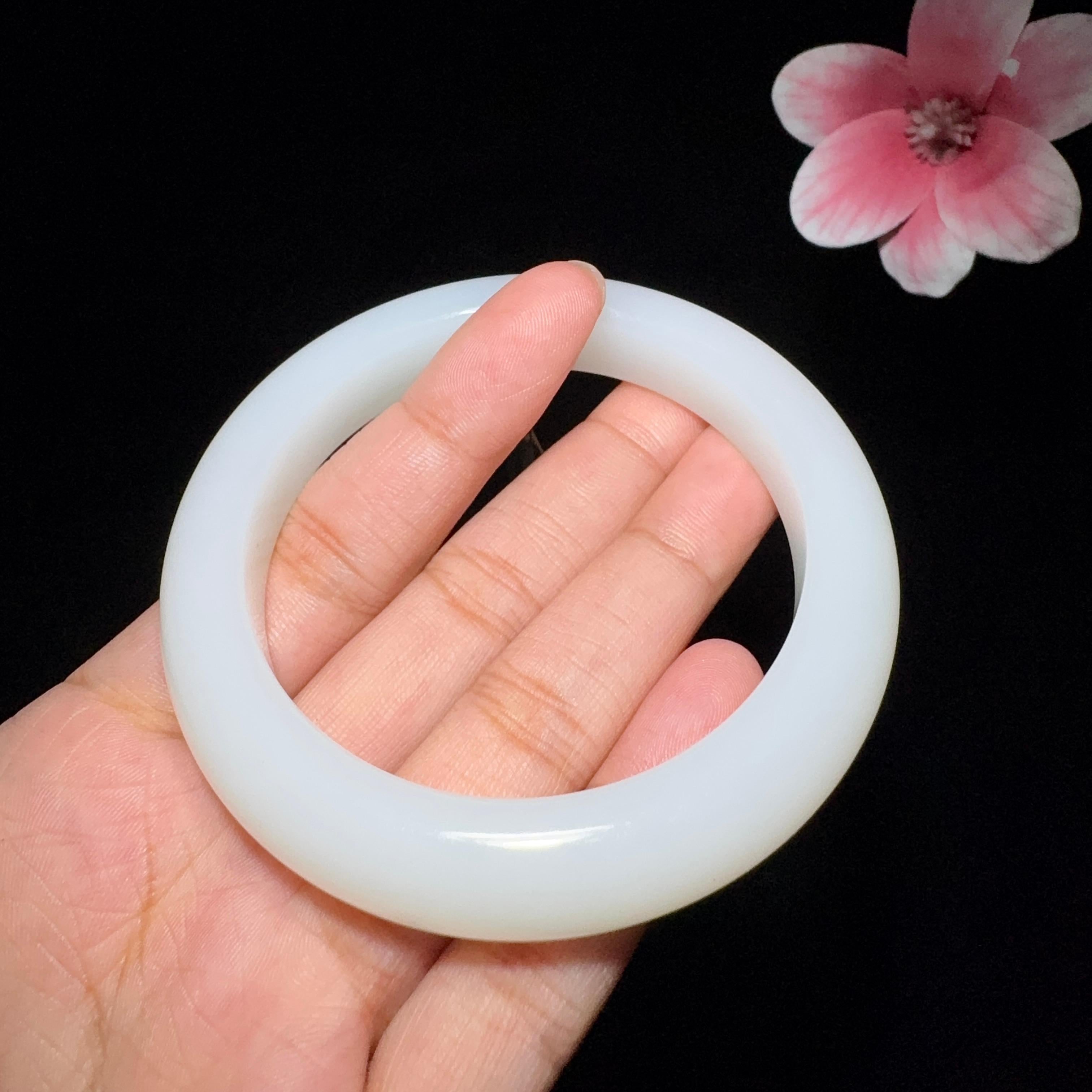 和田玉羊脂白玉手镯（60.2g）