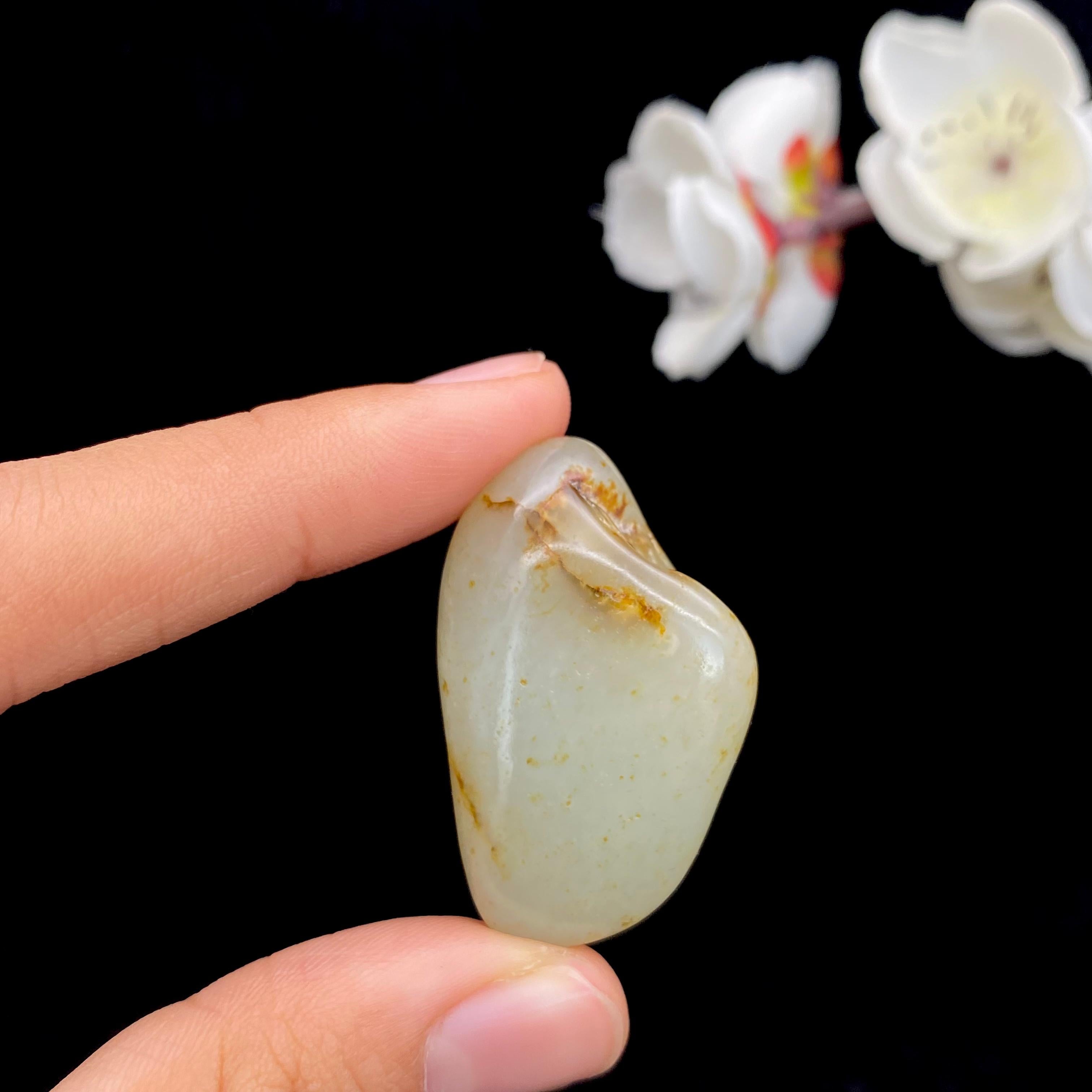 【超值推荐】和田玉洒金皮籽料原石（19.1g）