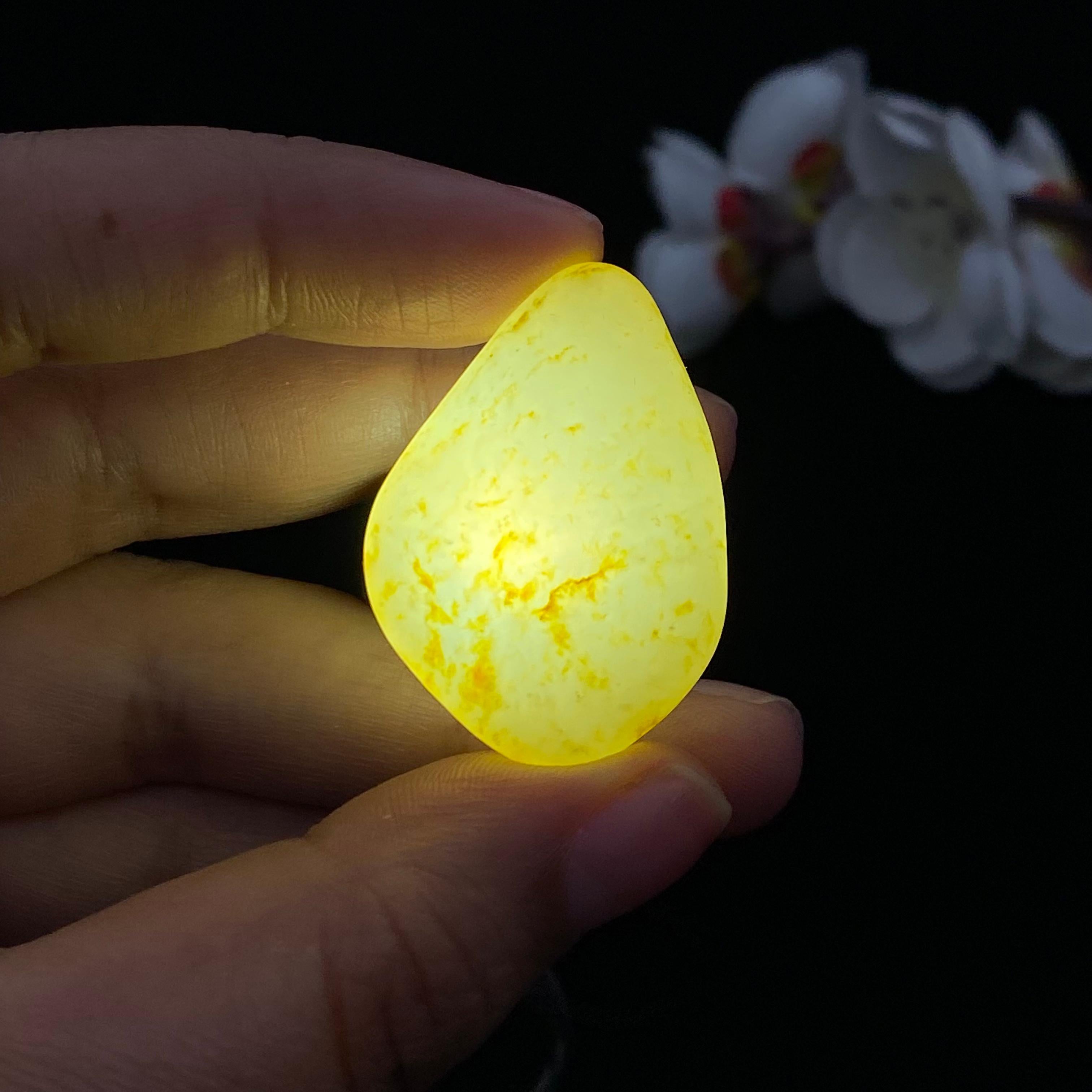 【超值推荐】和田玉洒金皮籽料（13.1g）