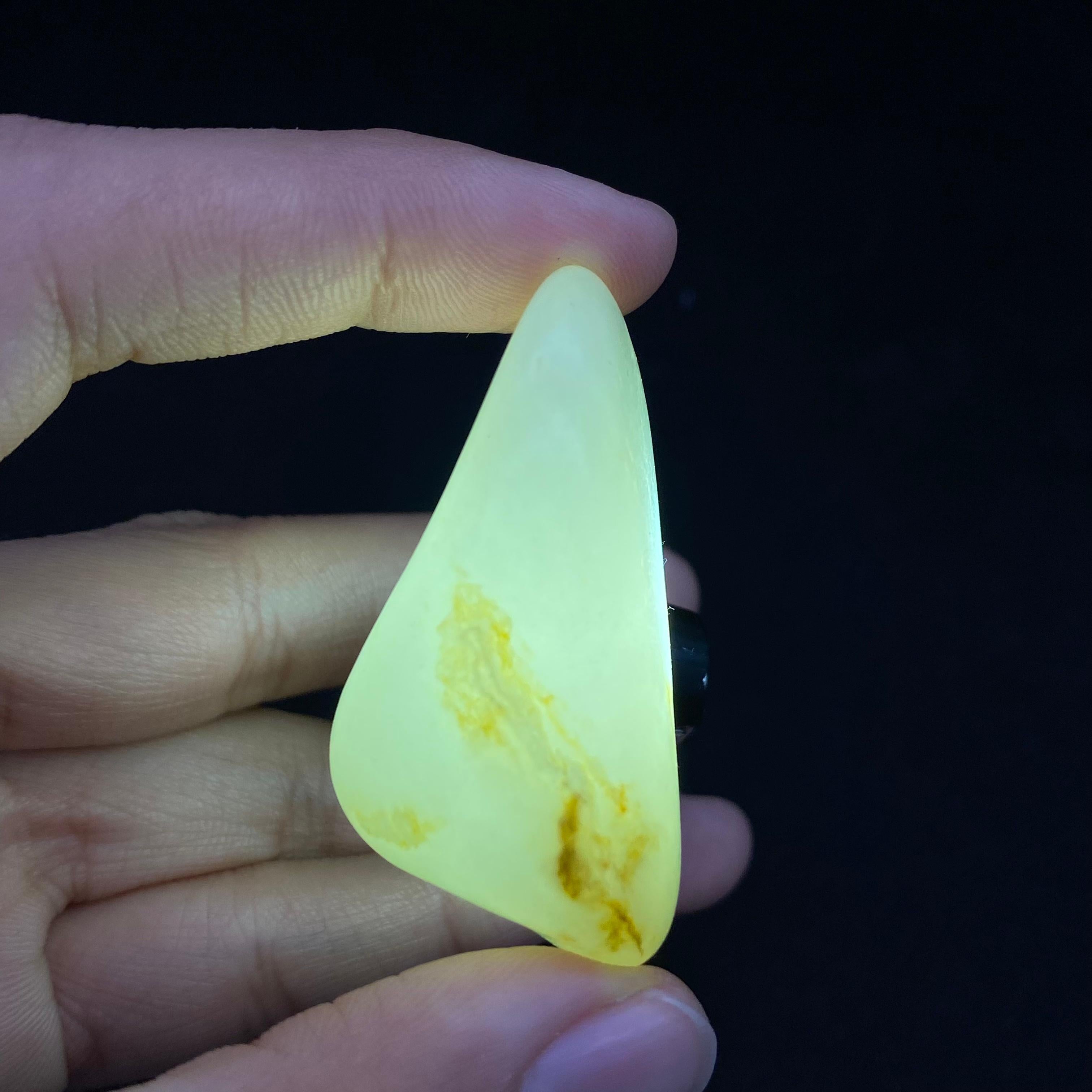 和田玉黄皮籽料挂件（38.4g）