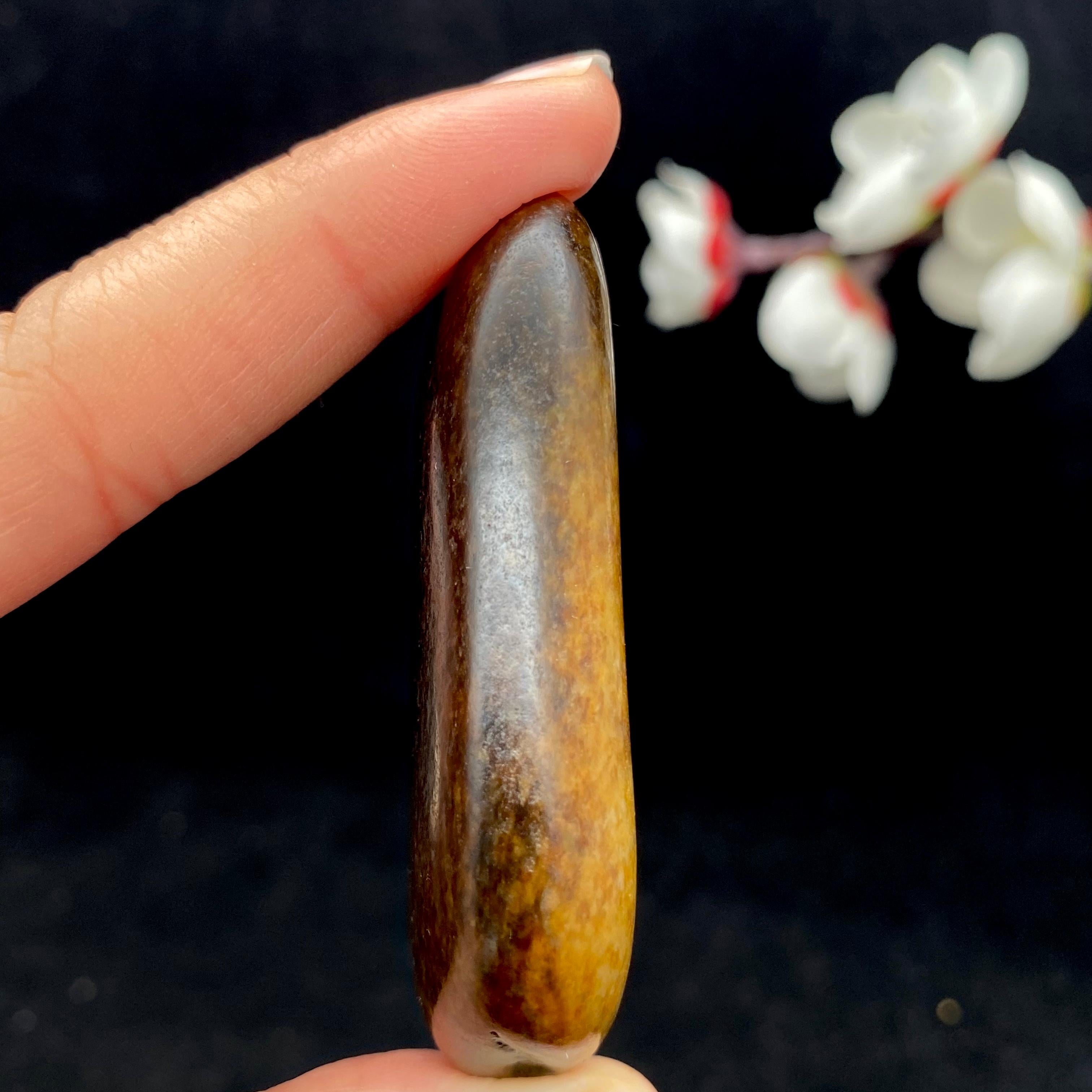 和田玉秋梨皮籽料手把件（47.3g）