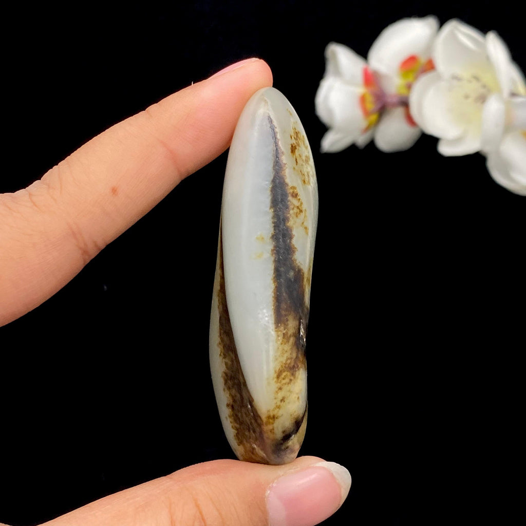 和田玉秋梨皮籽料原石（66.9g）