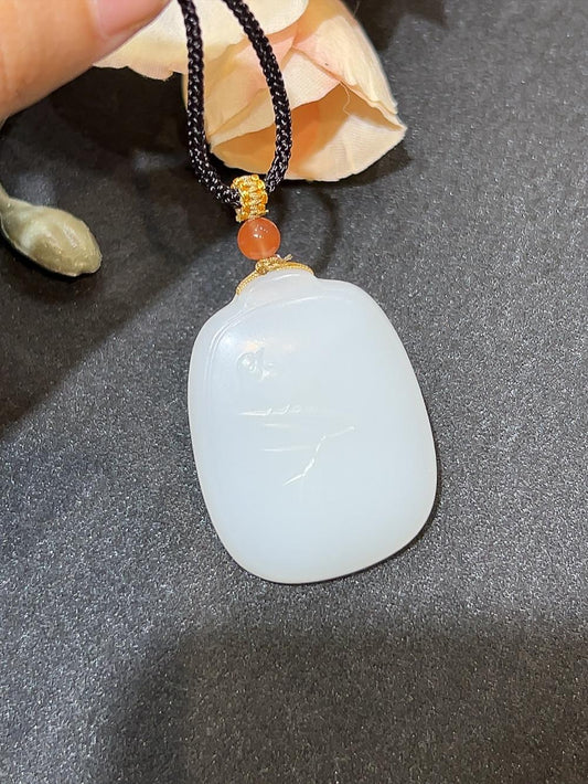 和田玉新疆且末料羊脂玉喜上眉梢（21.4g）