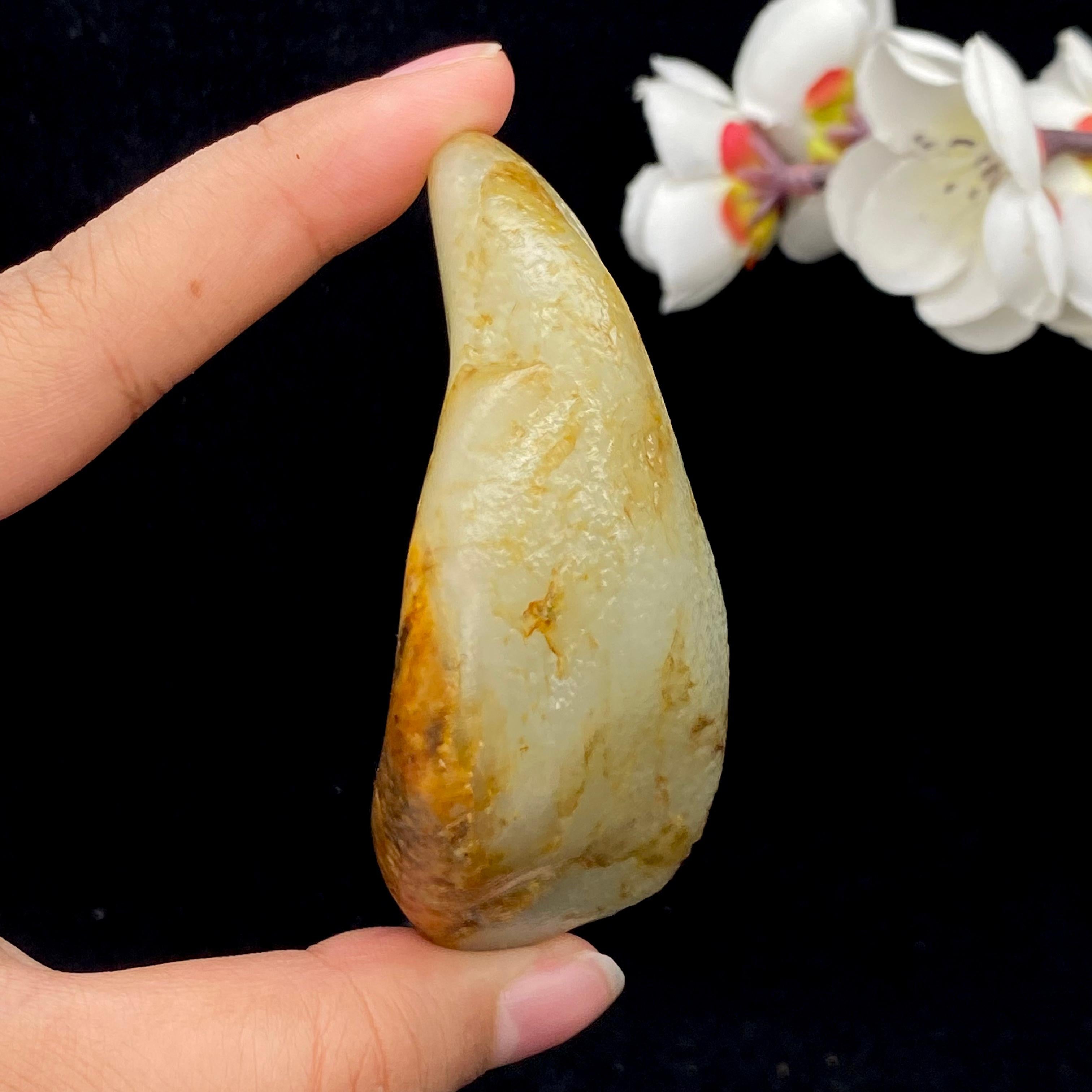 和田玉聚黄皮籽料手把件（119g）