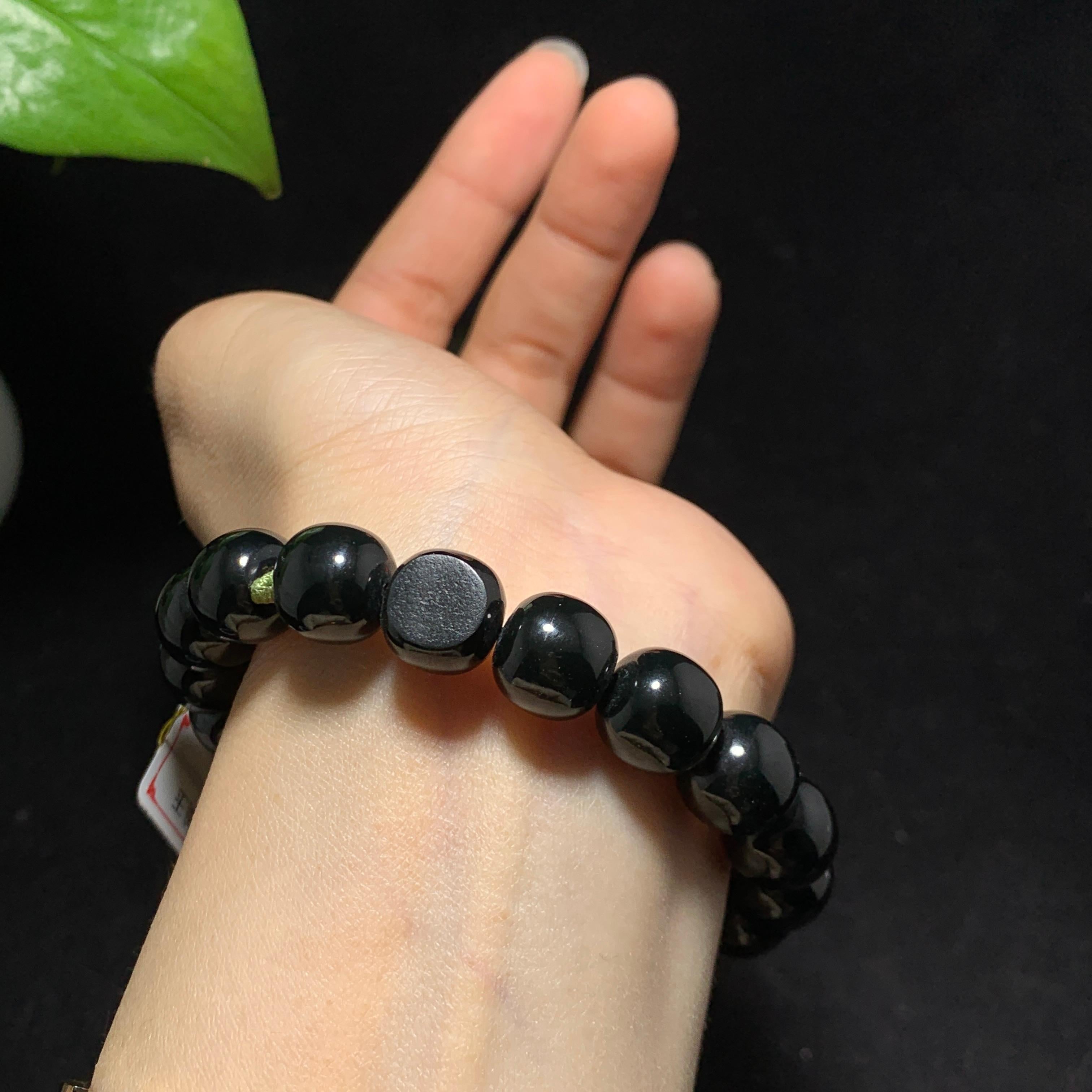 高品质和田籽料黑青老型珠手串（53.0g）