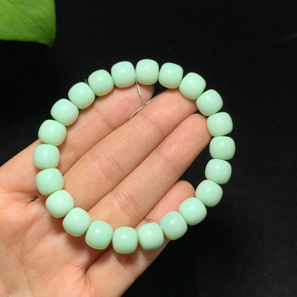 高品质且末碧玉黑羊洞薄荷奶绿老型珠手串（34.7g）