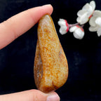 和田玉洒红皮籽料手把件（68g）