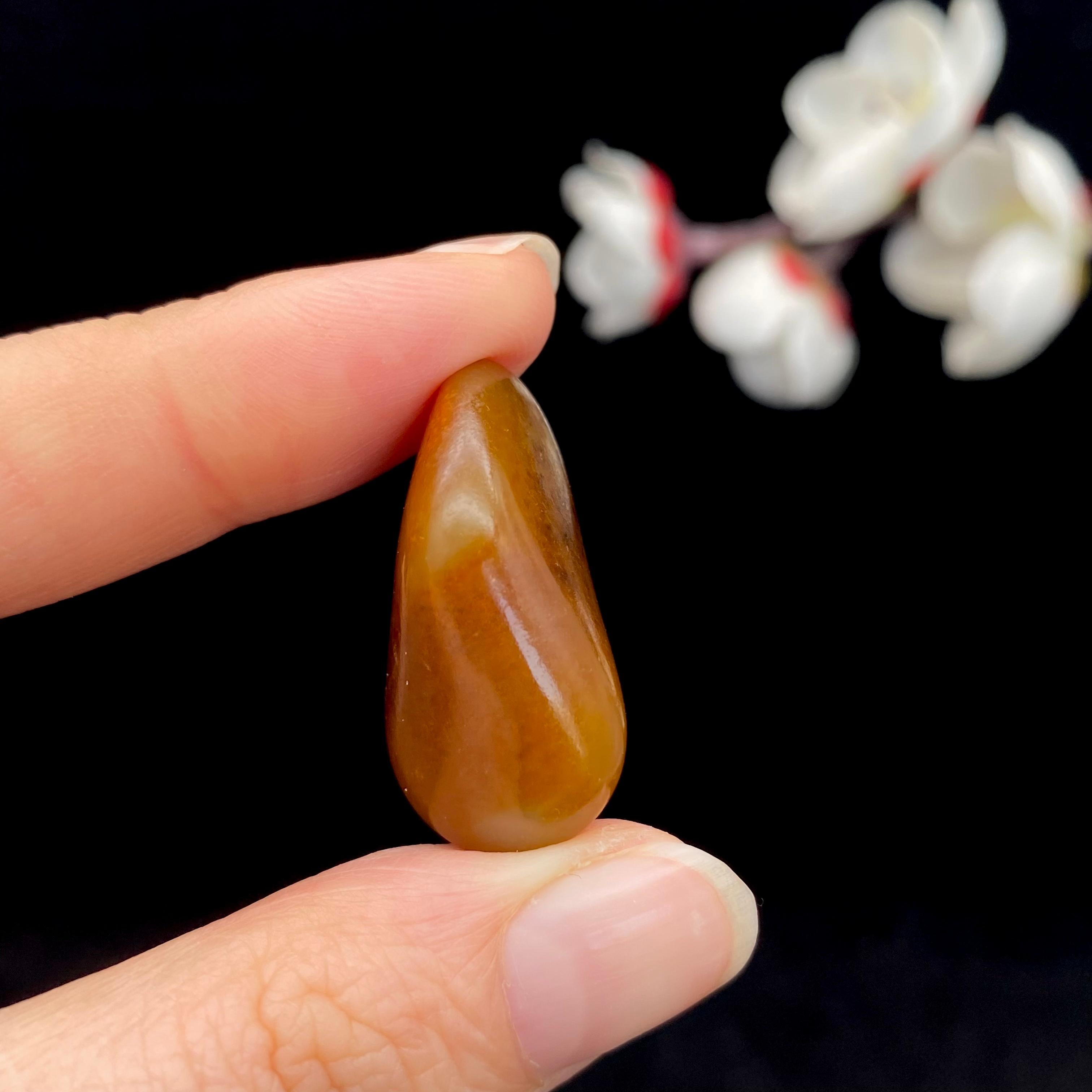 和田玉黄沁皮籽料（10.2g）