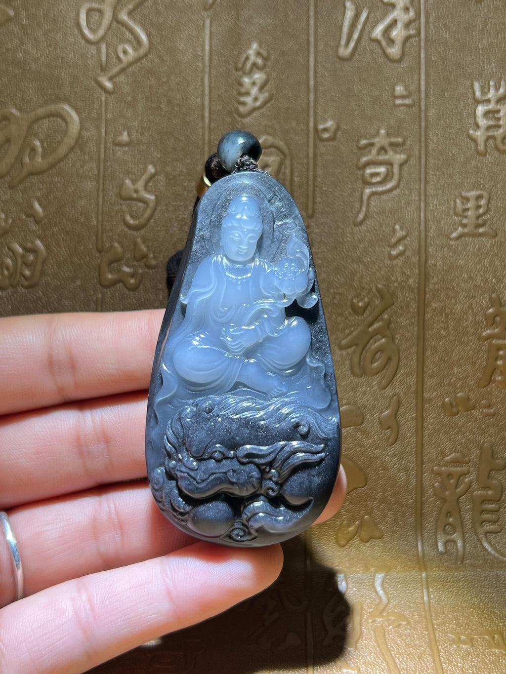 和田玉籽料青花观音（81.0g）