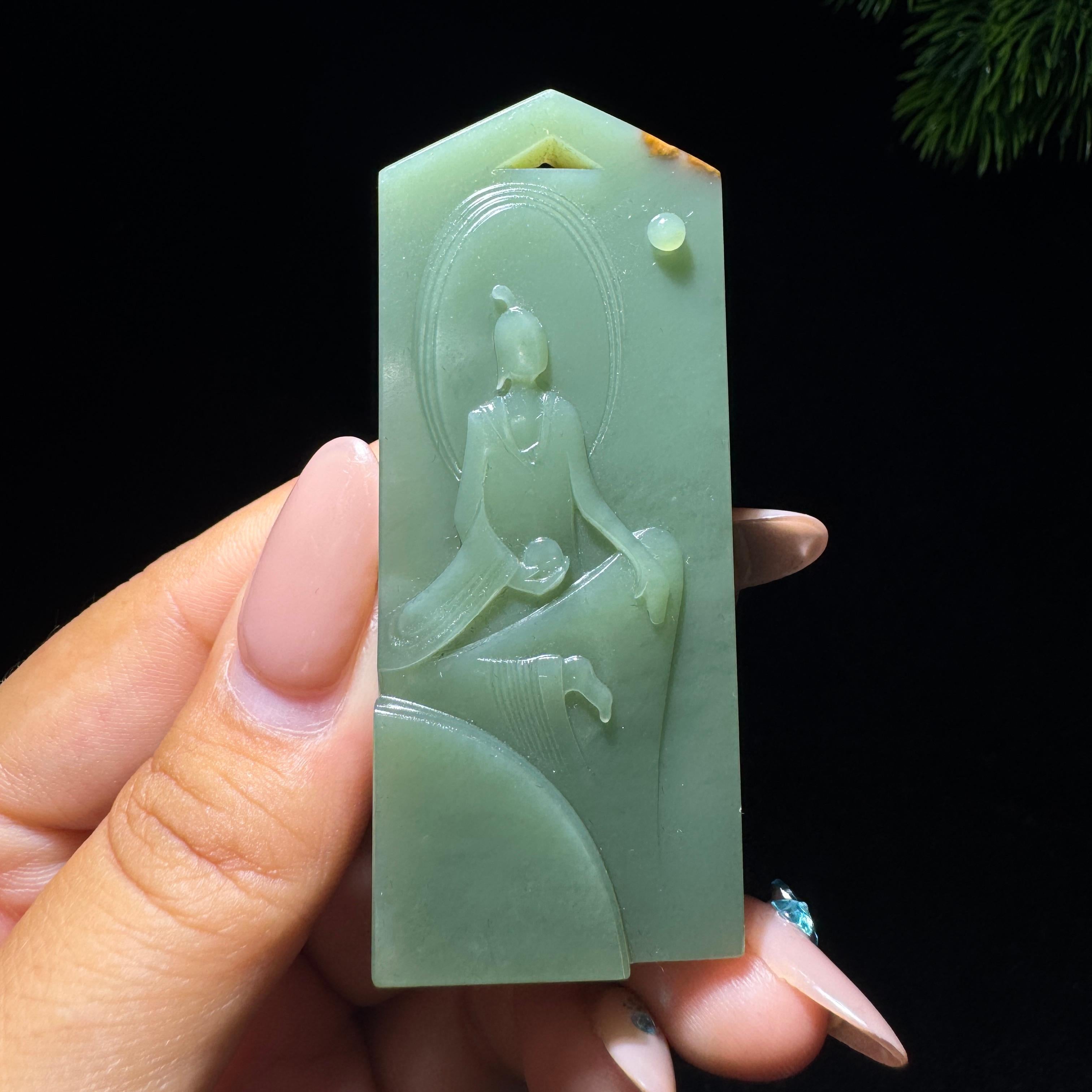和田玉籽料沙枣青无相佛（56.0g）