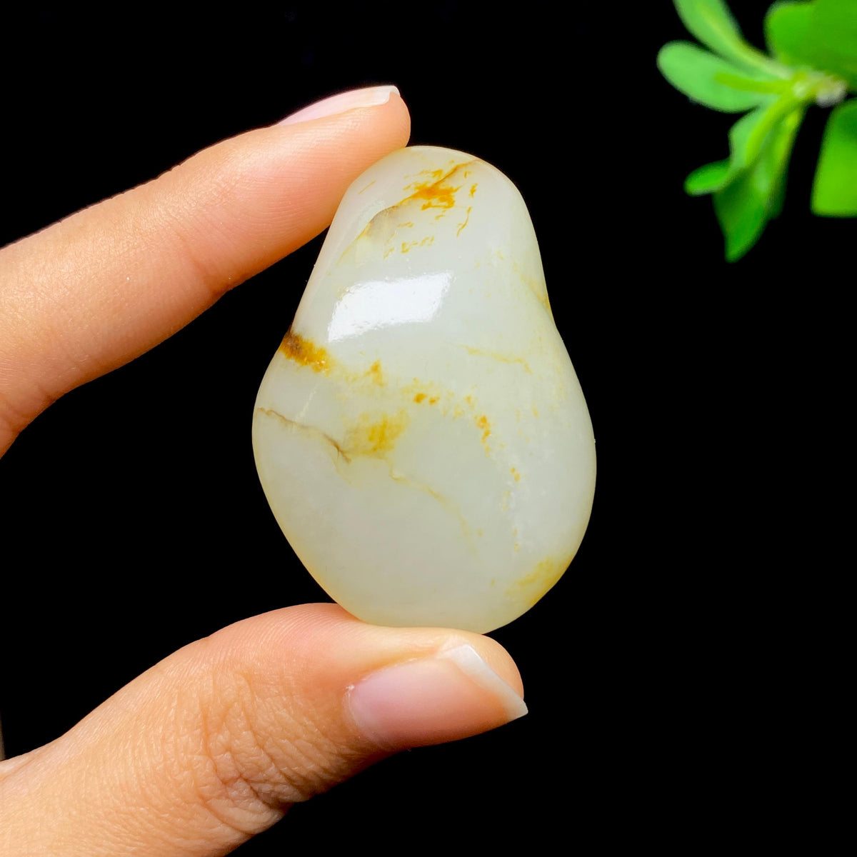 和田玉洒金皮白肉籽料挂件（34.1g）