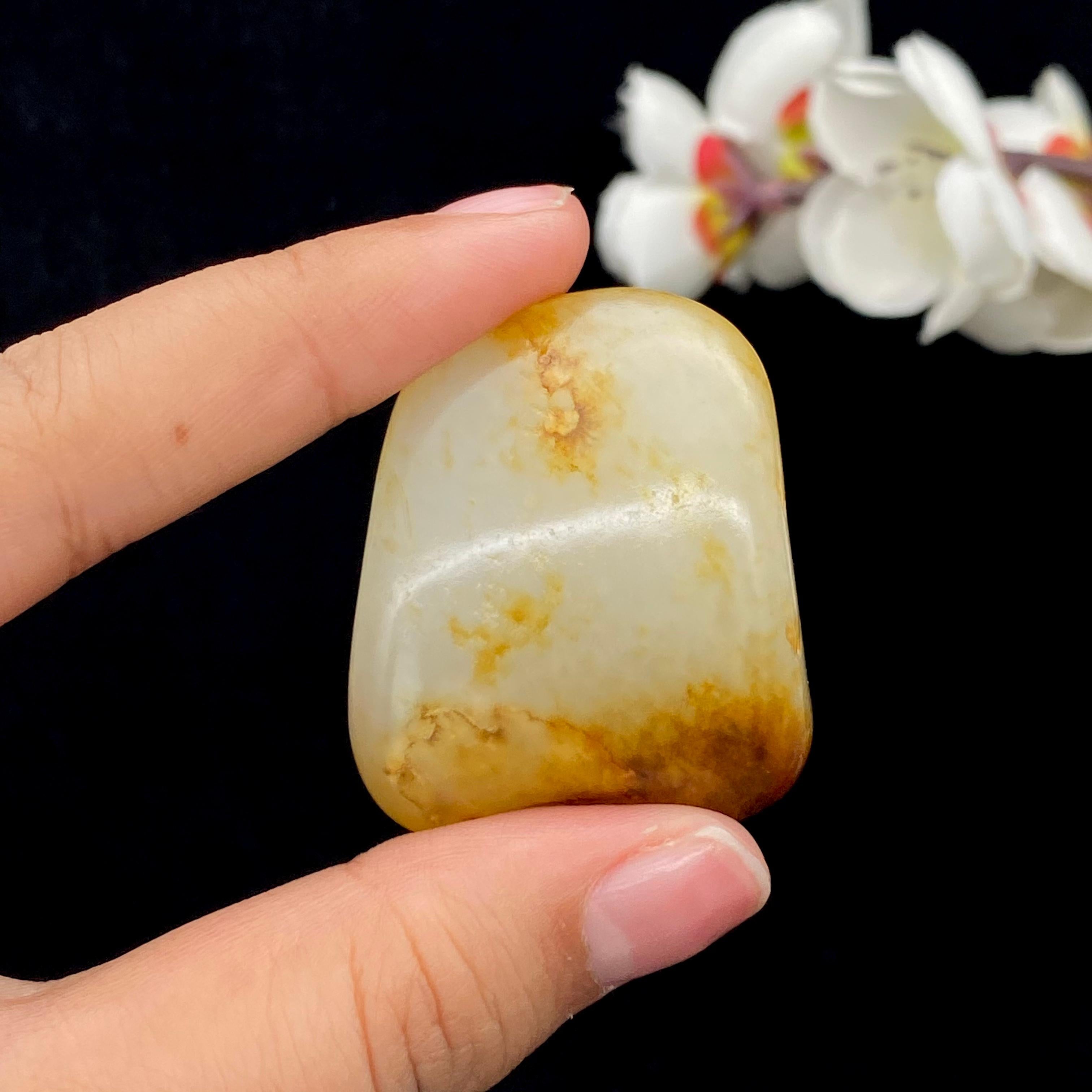 和田玉聚黄皮籽料挂件（42.7g）