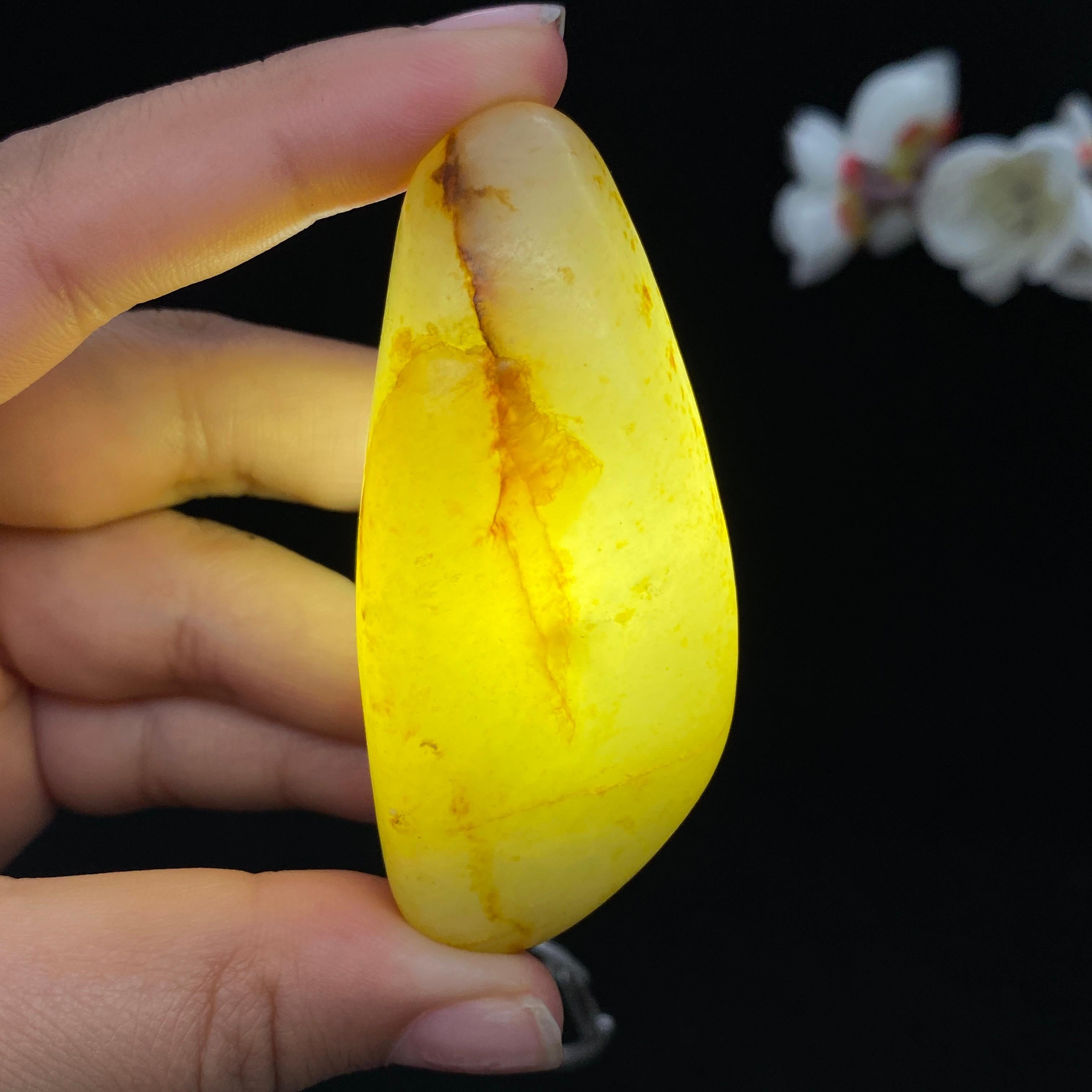 和田玉洒金皮籽料（63.9g）