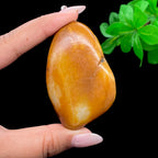 和田玉黄沁皮籽料手把件（96.9g）