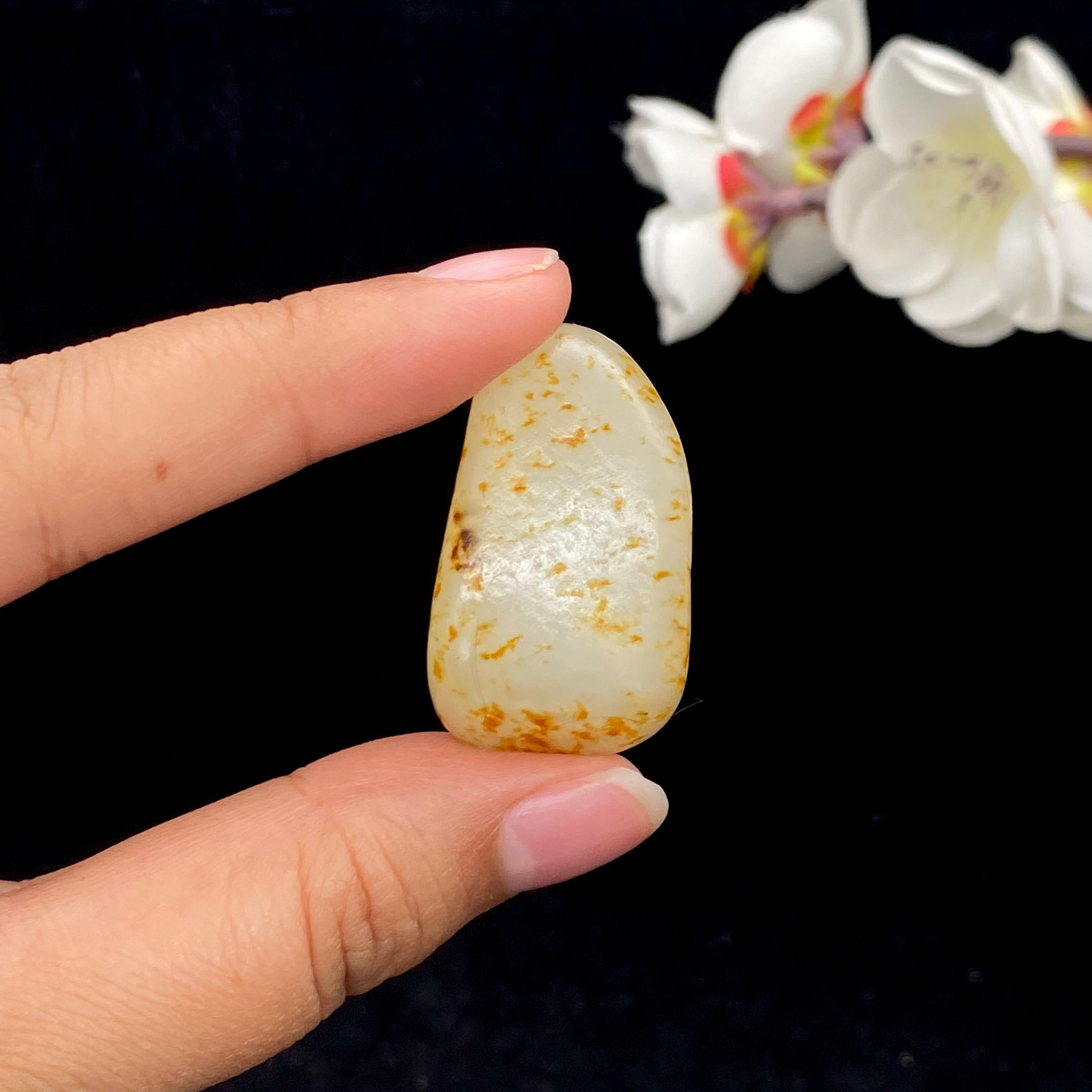 和田玉洒红皮籽料挂件（19.2g）