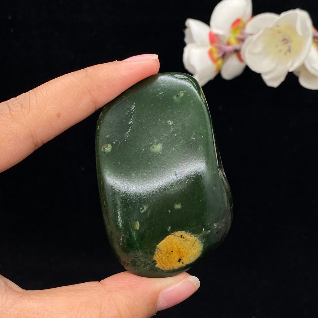 和田玉碧玉籽料手把件（124.5g）