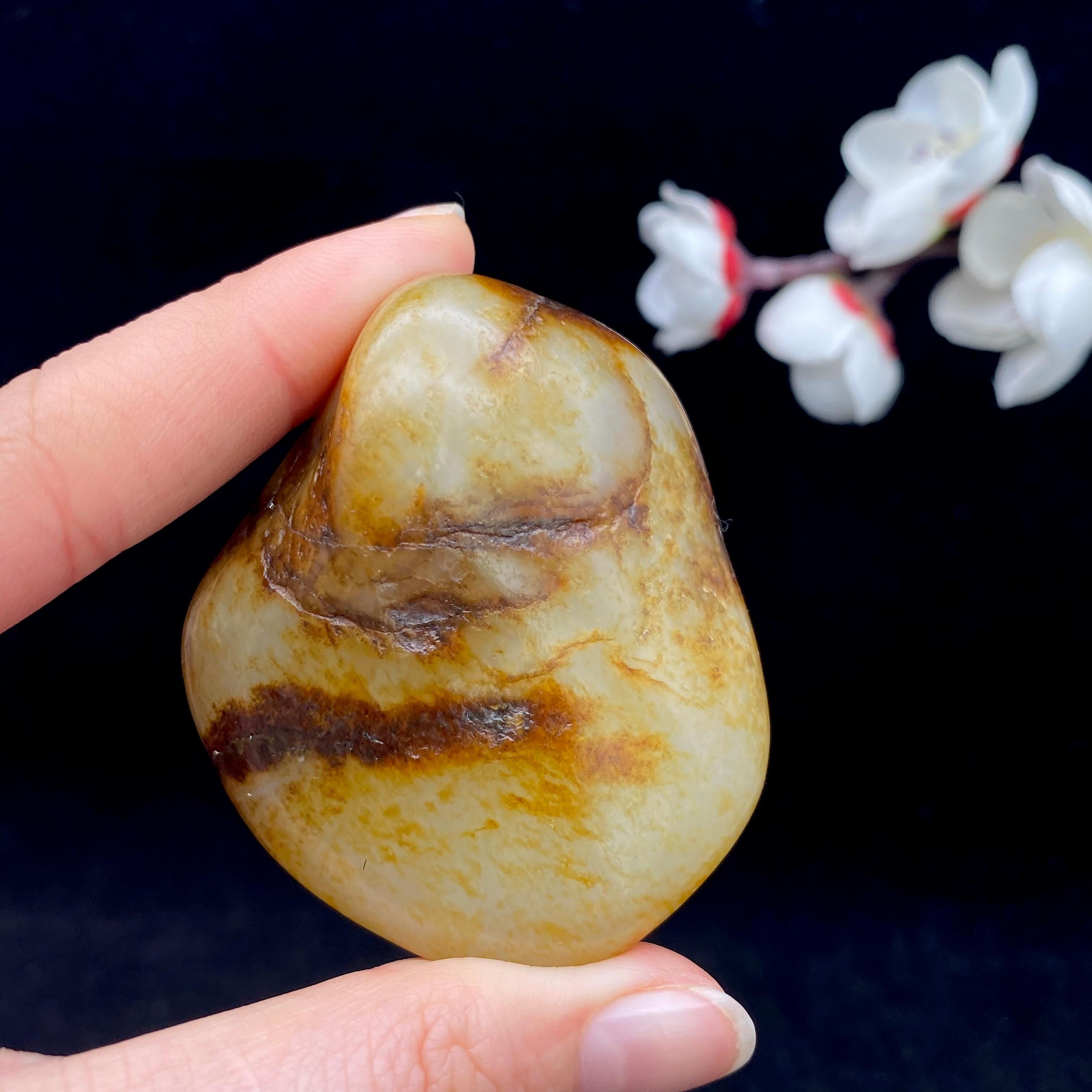 和田玉聚红皮籽料（90.2g）