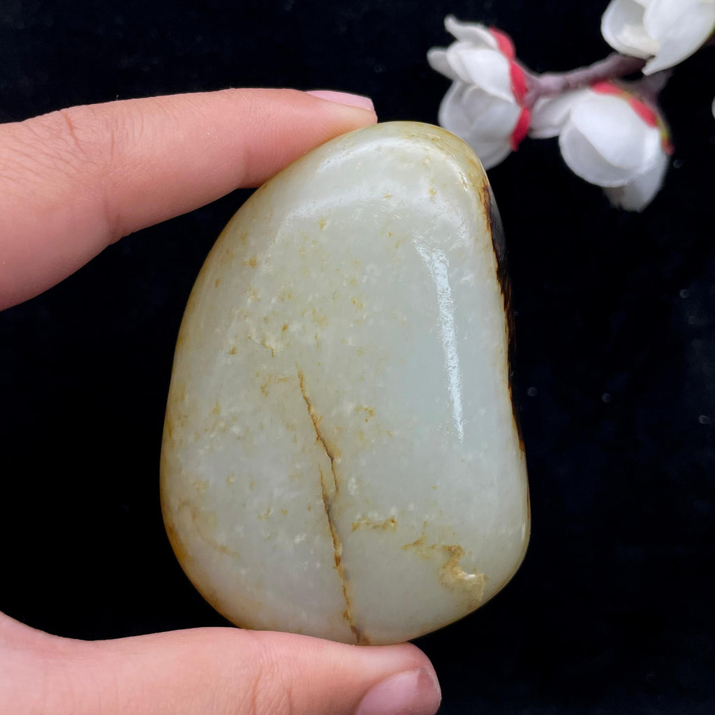 和田玉黑红皮籽料手把件（129.2g）