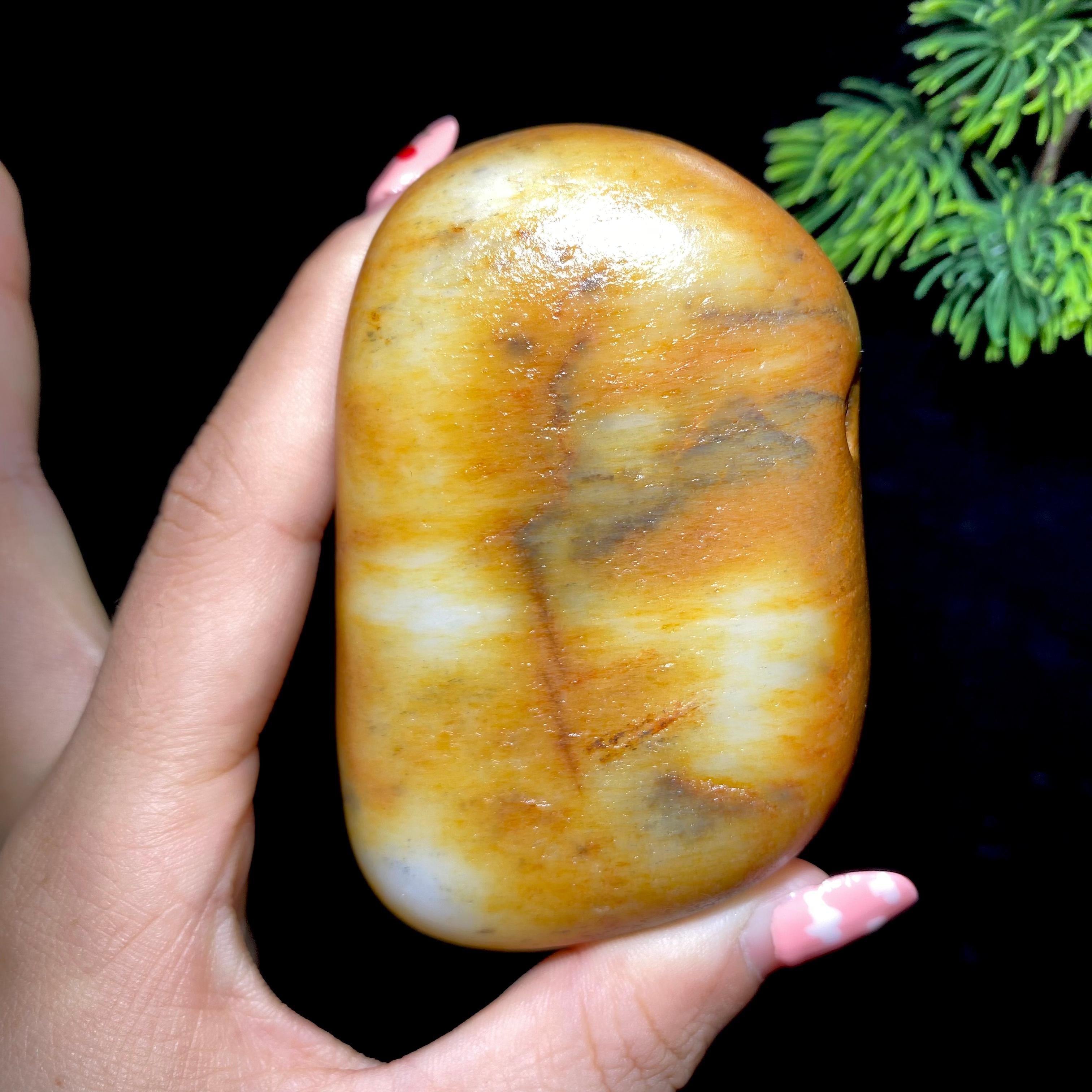 和田玉黄沁皮籽料（361.8g）