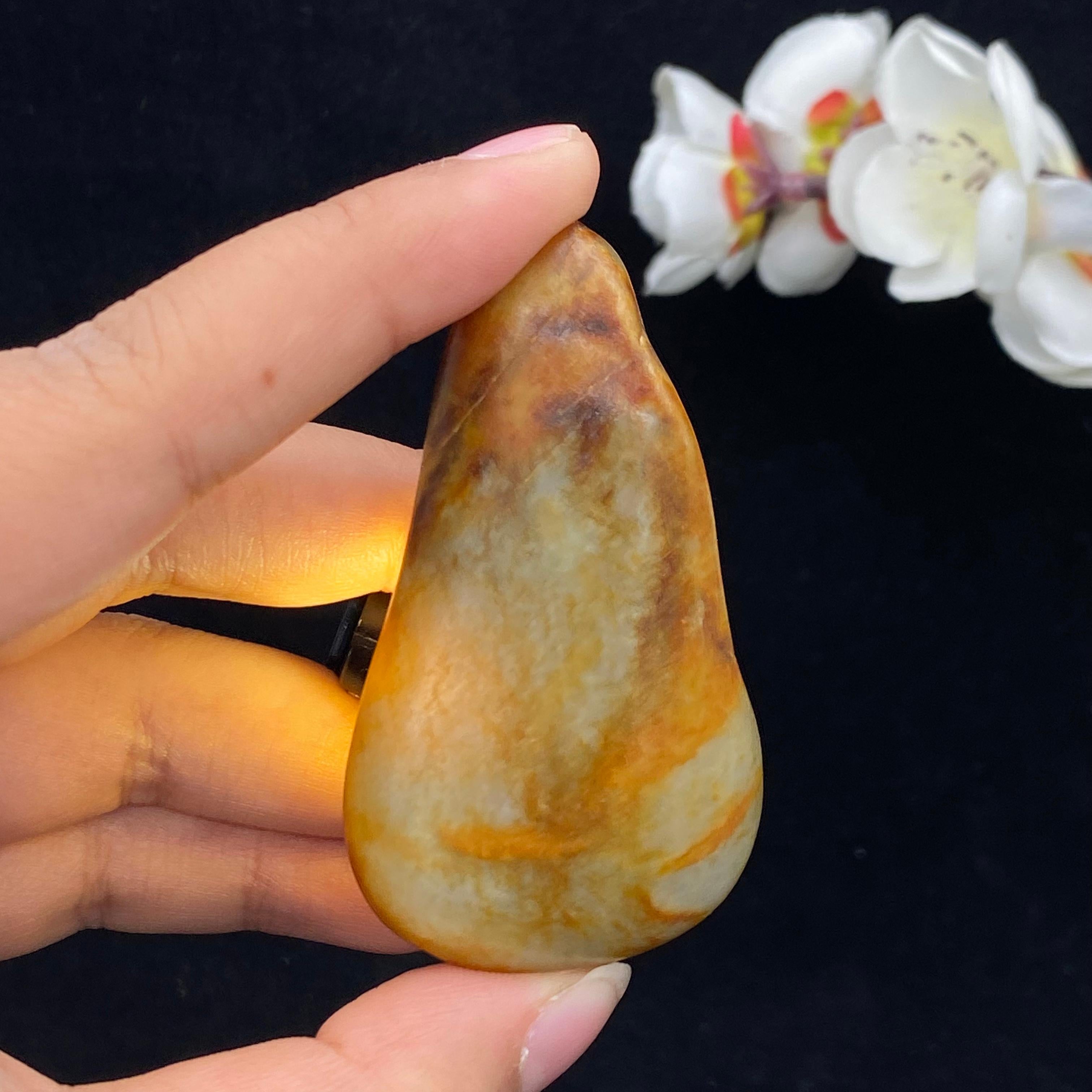【超值推荐】和田玉聚黄皮籽料原石（54.3g）