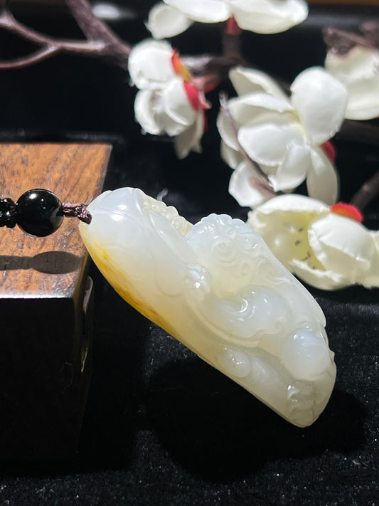 和田籽料貔貅挂件（68.2g）