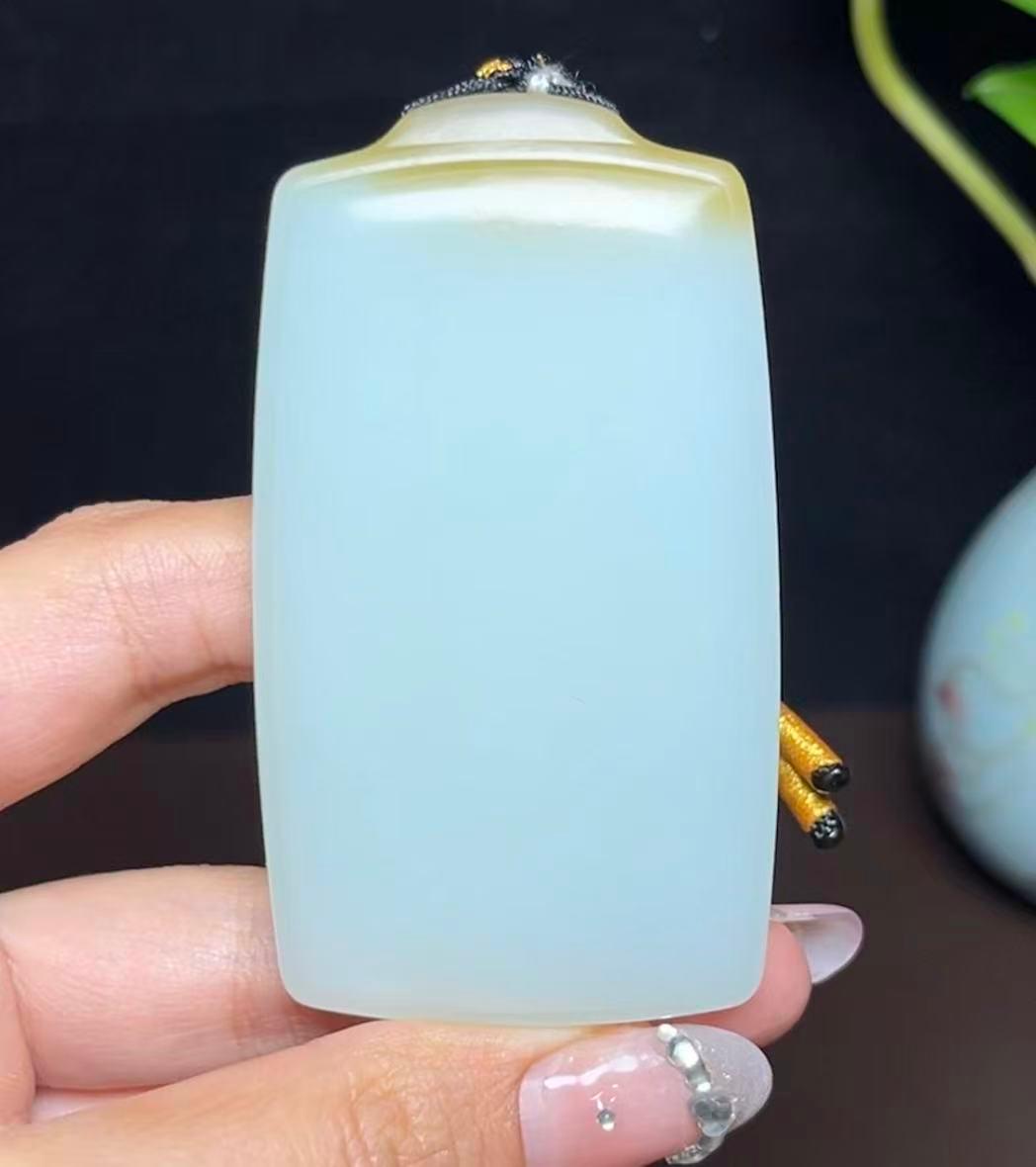 新疆和田玉且末糖羊脂玉平安无事牌（90.5g）