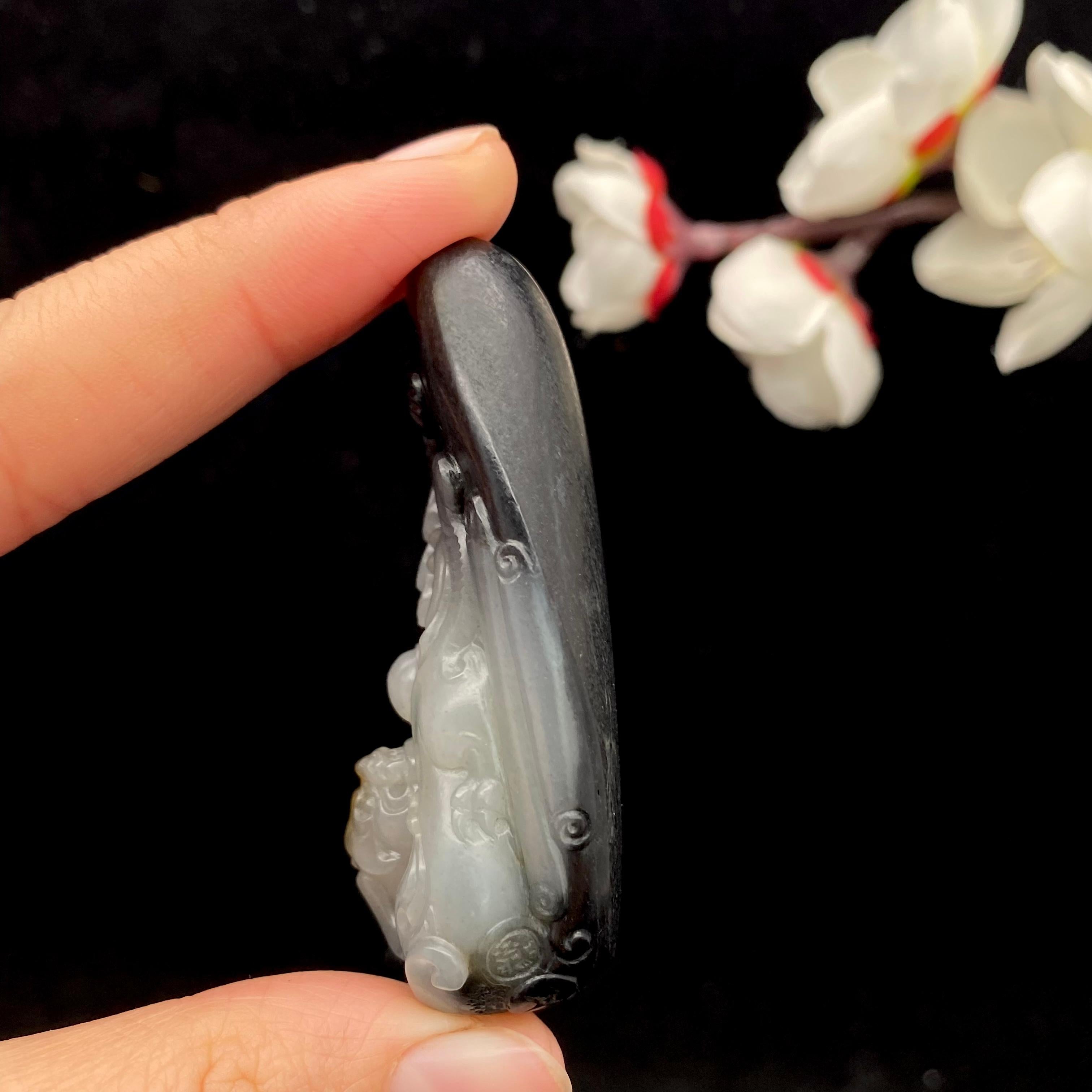 和田玉青花籽料【龙】挂件（53g）