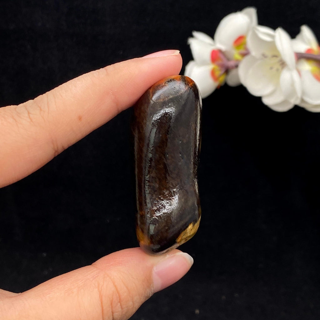 和田玉聚黑皮籽料小手把件（65.7g）