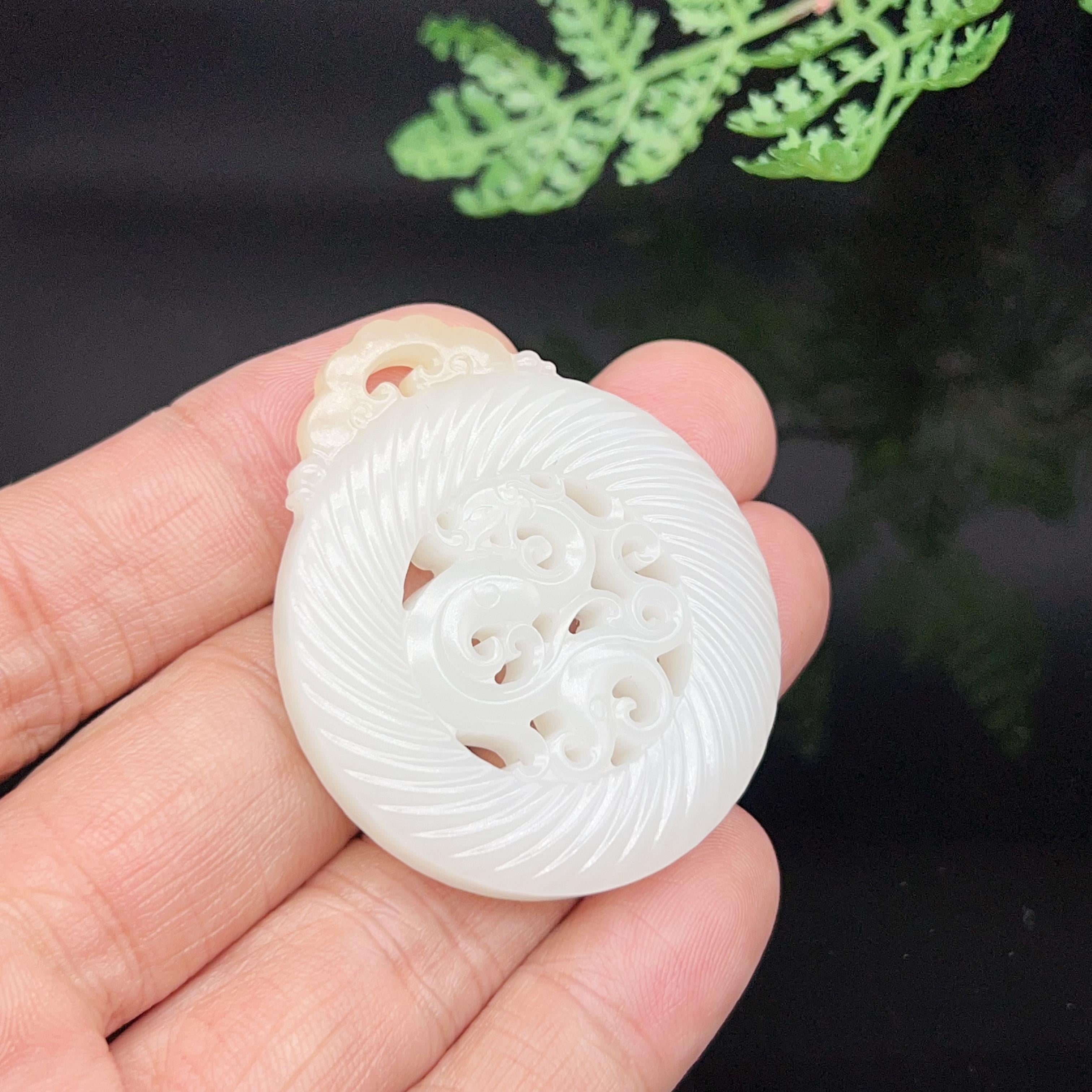 和田玉糖羊脂白玉镂空龙佩挂件（26.8g）