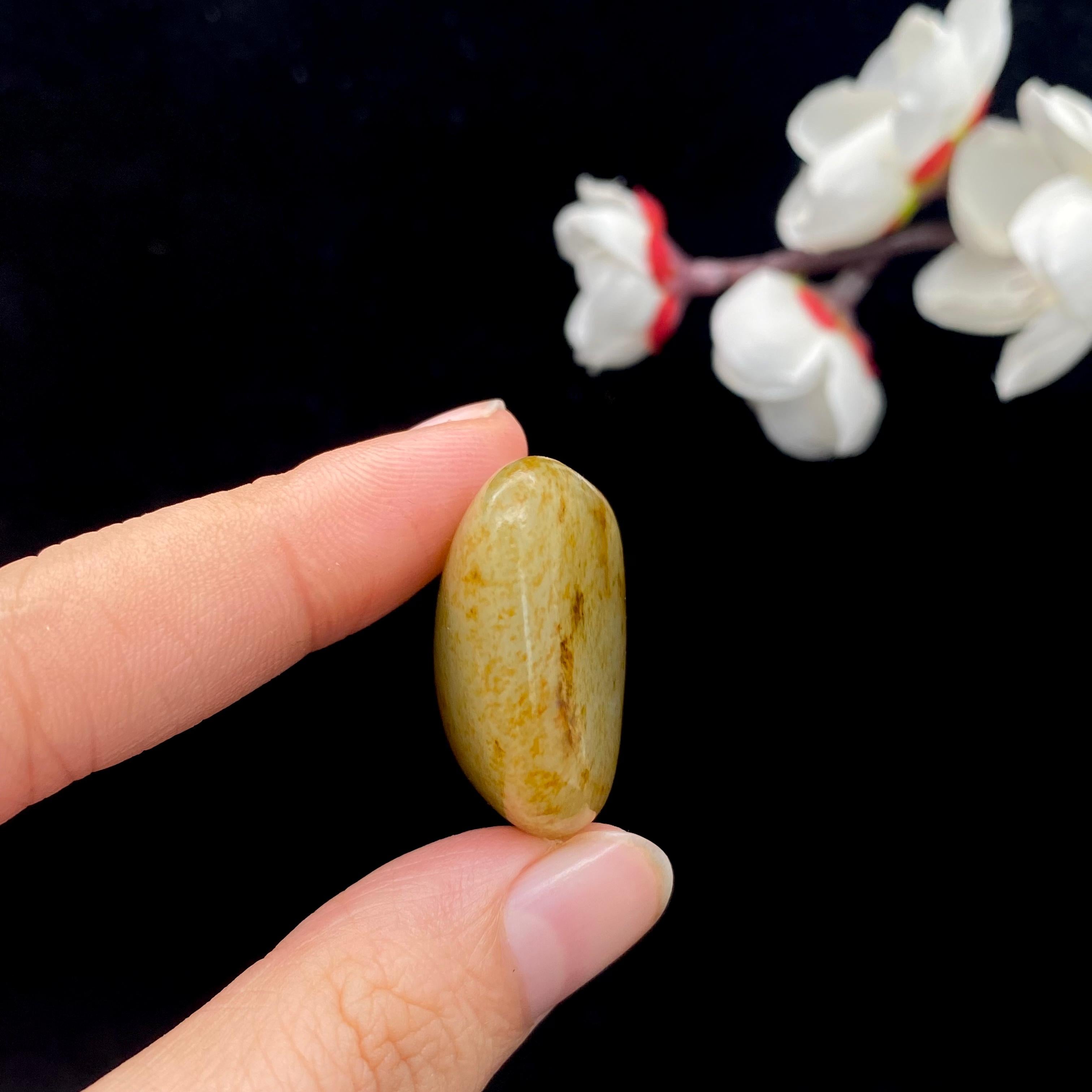 和田玉洒金皮籽料原石（15.9g）
