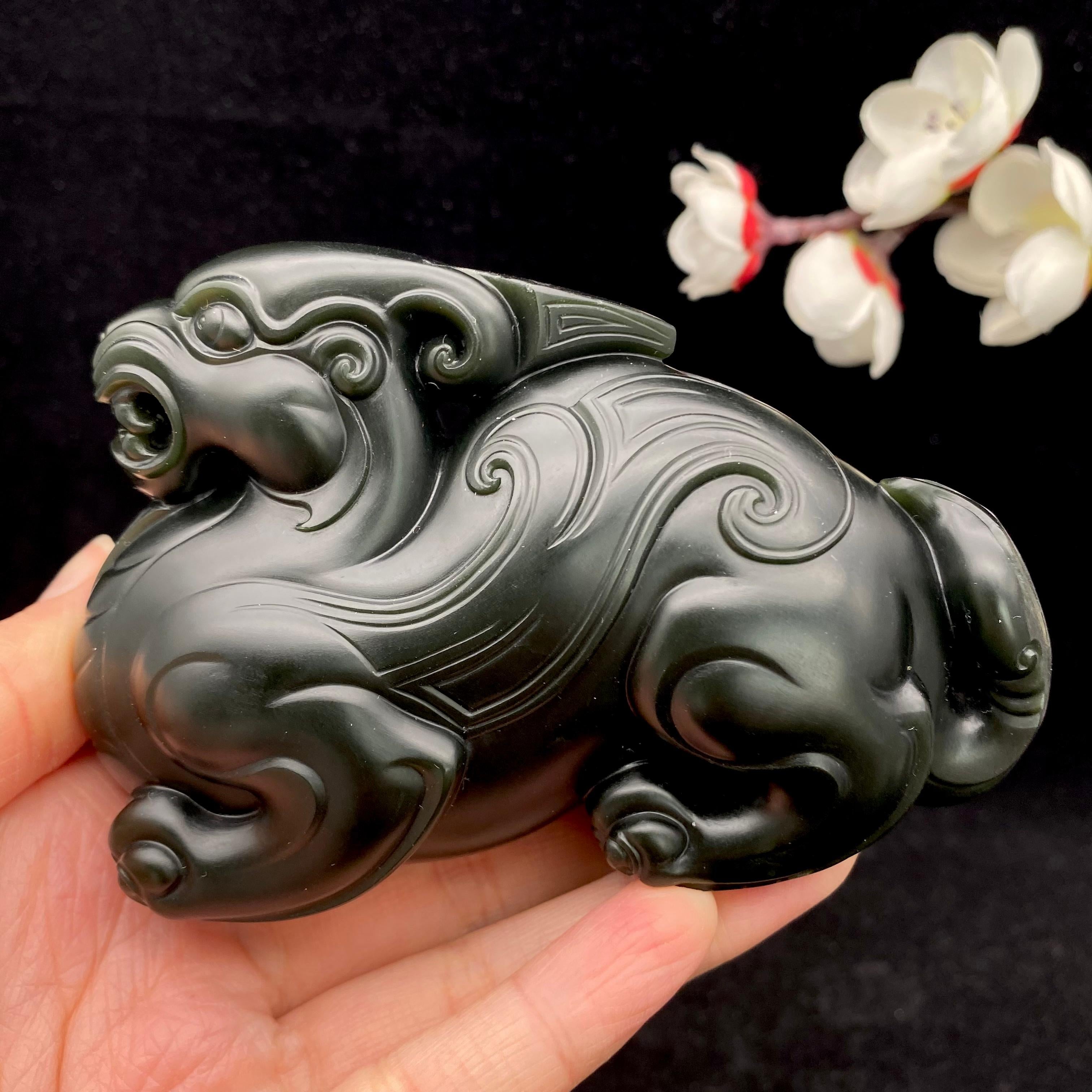 和田玉青玉籽料【貔貅】（353.5g）