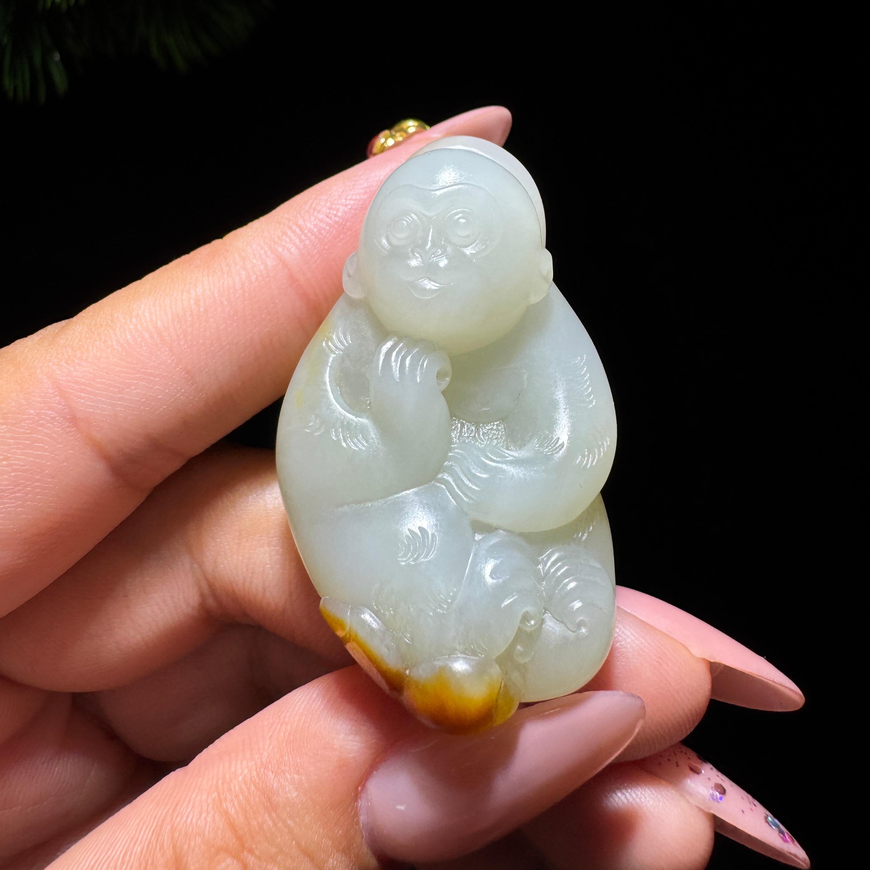 和田玉籽料红皮生肖猴（27.5g）