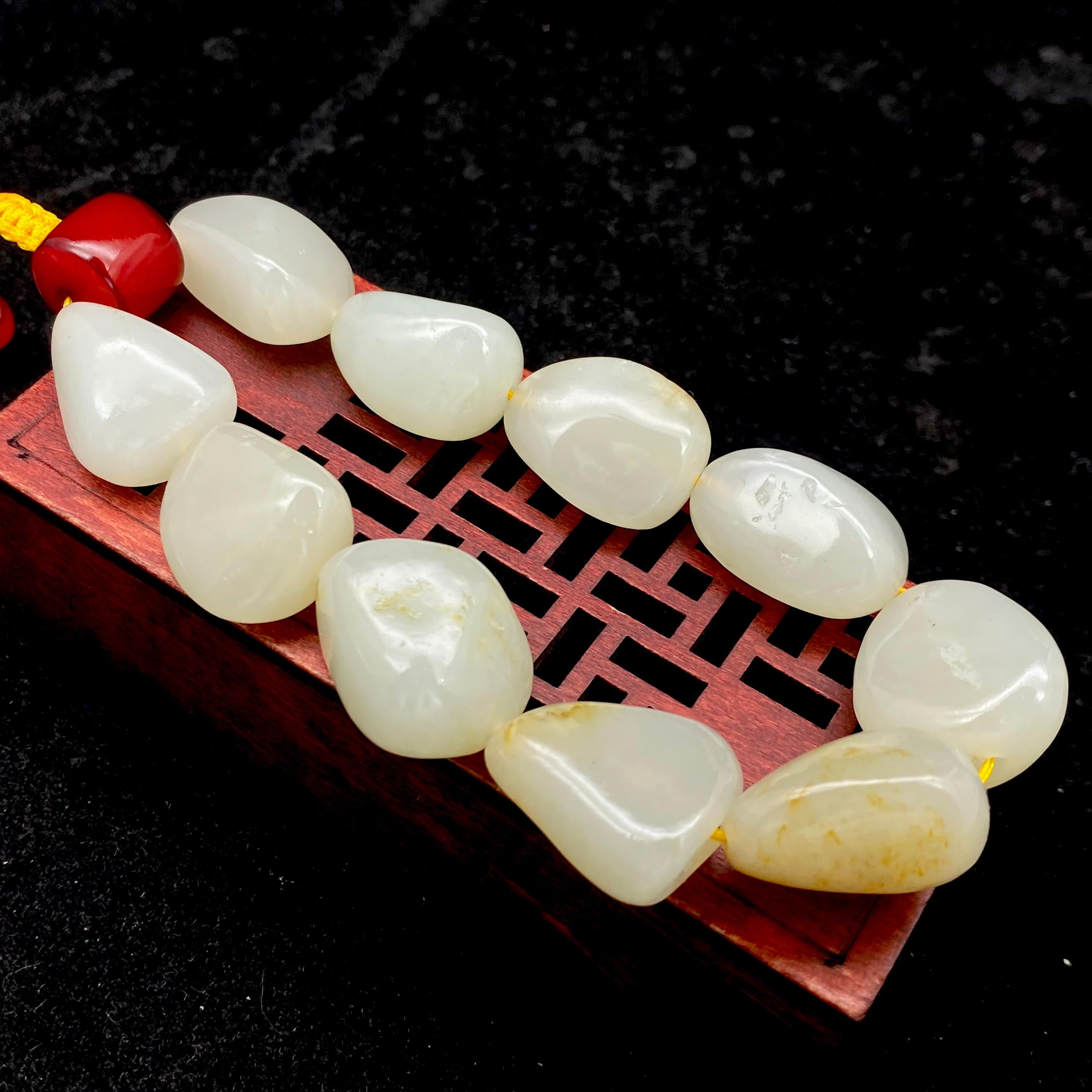 和田玉洒金皮【精品手串】（61.9g）