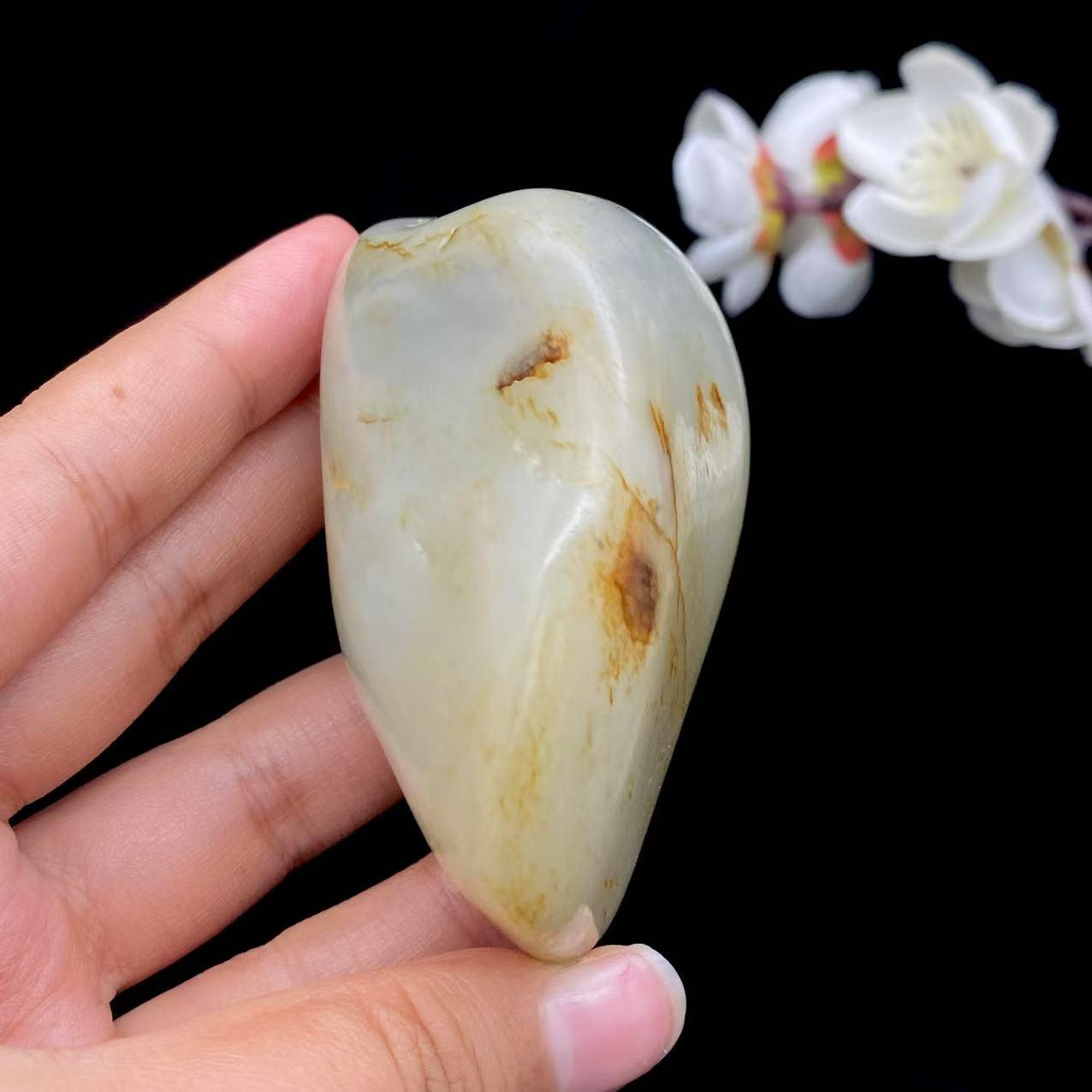和田玉洒金皮青花底籽料手把件（230.3g）