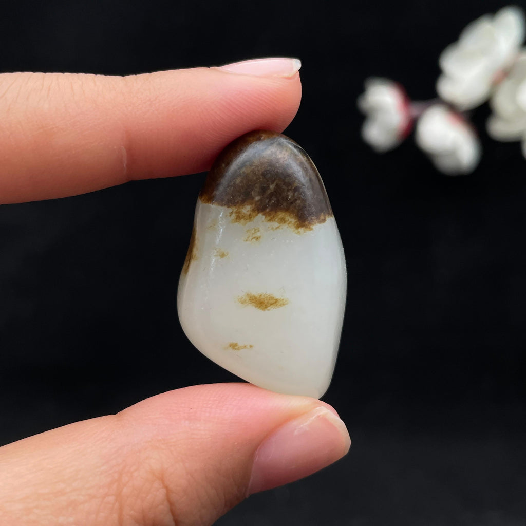 和田玉秋梨皮籽料挂件（18.1g）