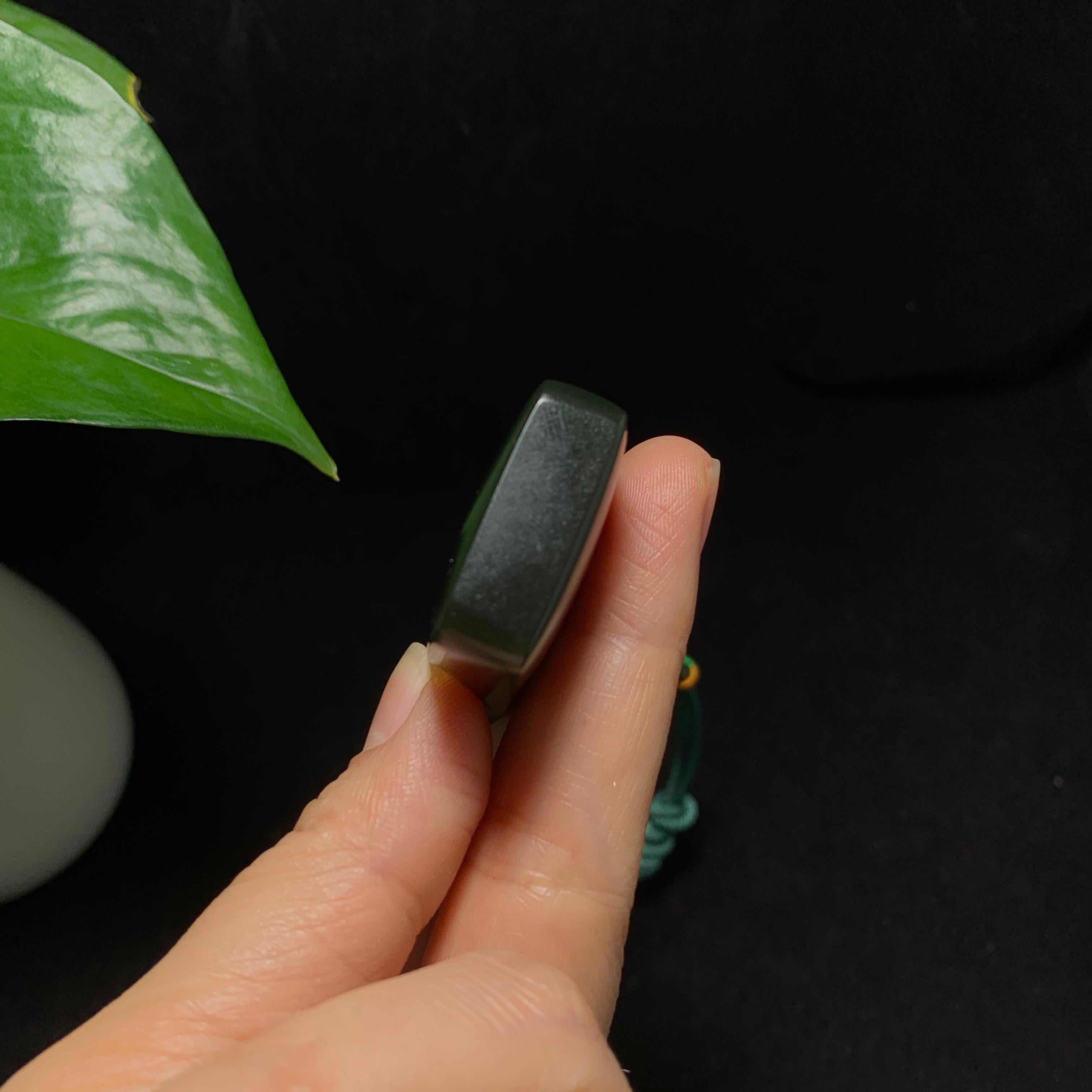 和田籽料黑青无事牌挂件（59.0g）