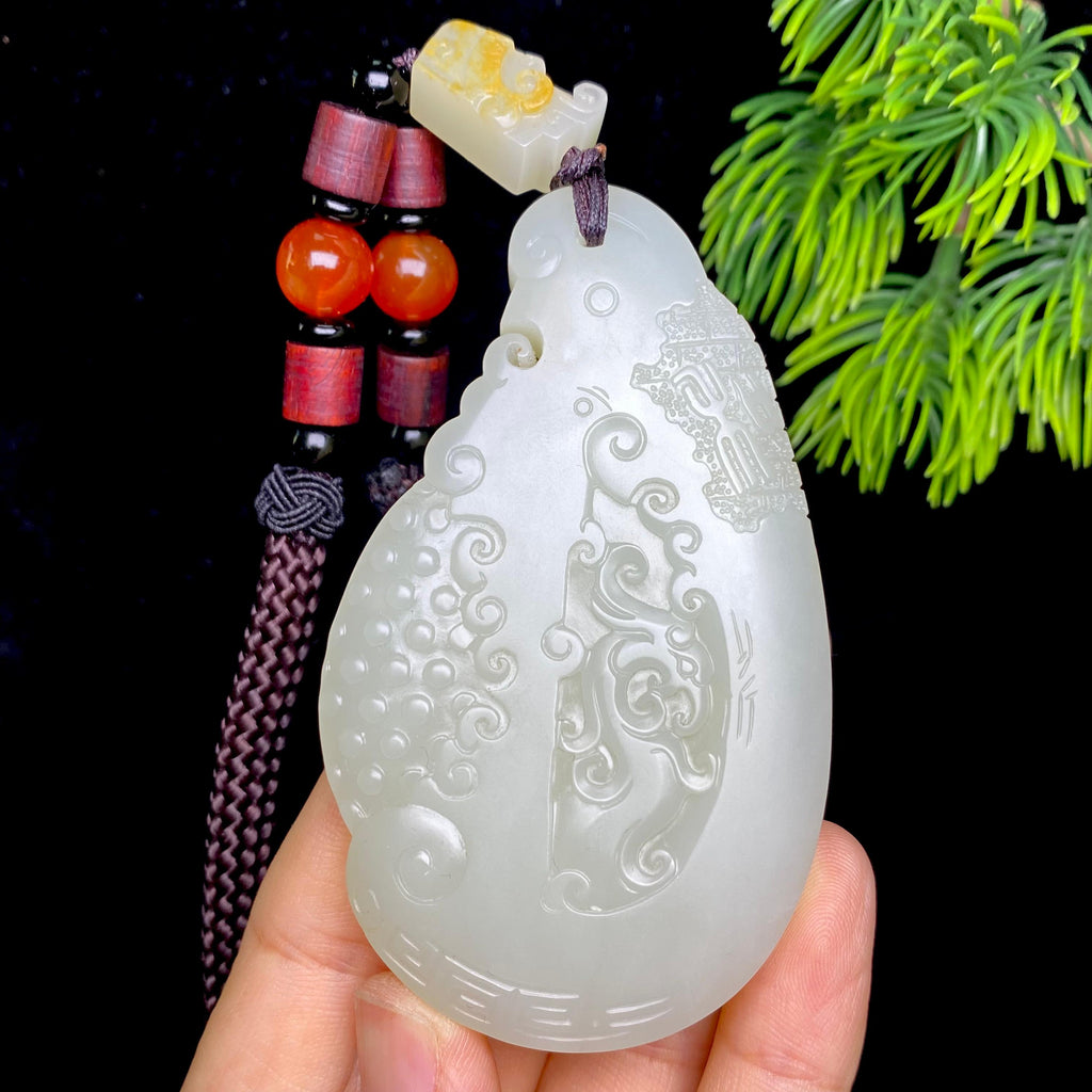 和田玉籽料仿古龙牌（97.0g）