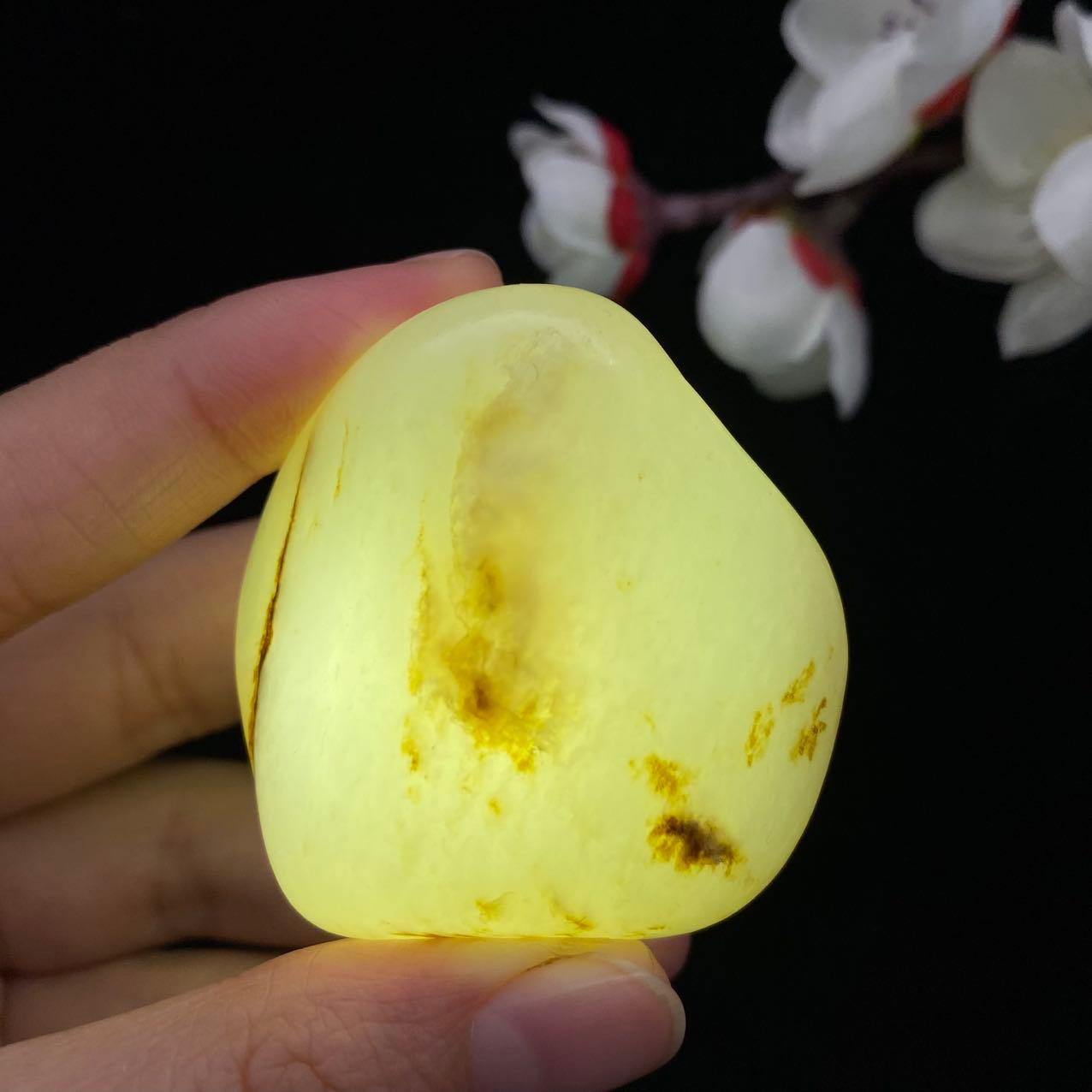 和田玉洒金皮籽料大挂件（63.7g）