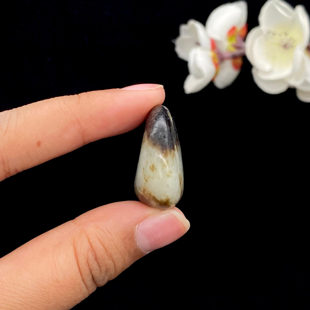 和田玉秋梨黑皮籽料吊坠籽（15.5g）