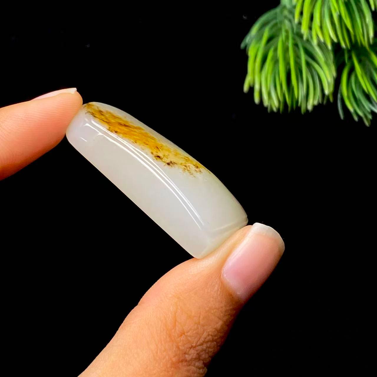 和田玉籽料无事牌（20.4g）