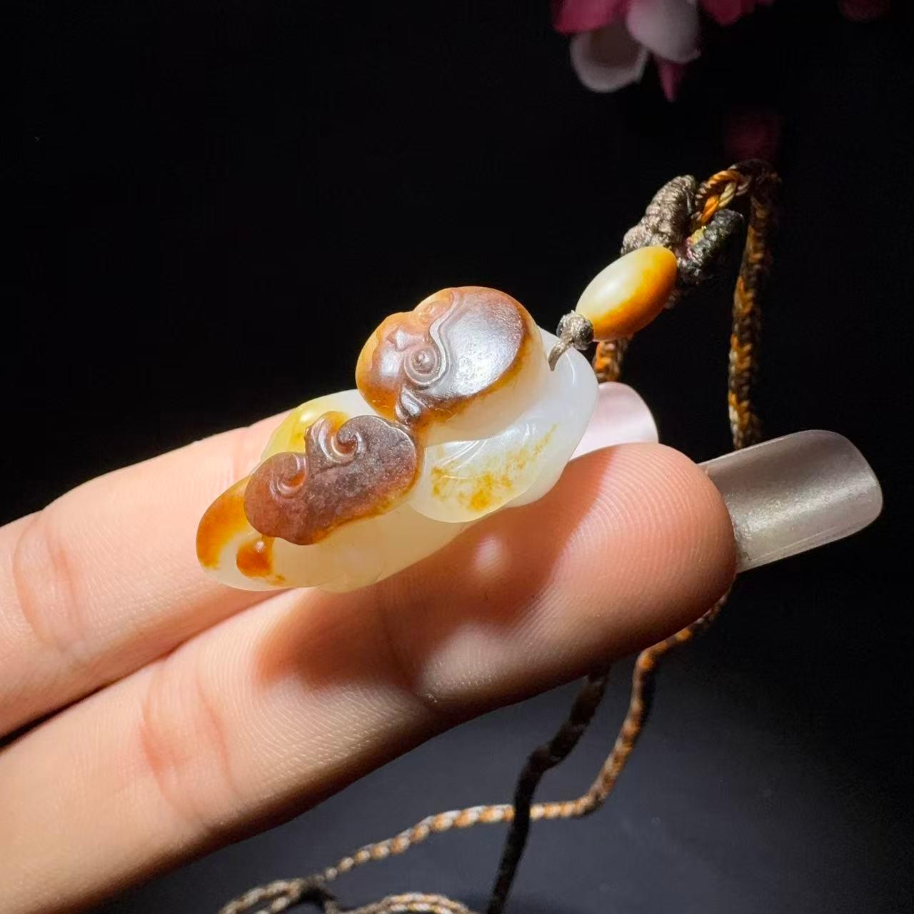 和田玉籽料挂件猴子（14.2g）