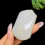 和田玉籽料无事牌（51.6g）