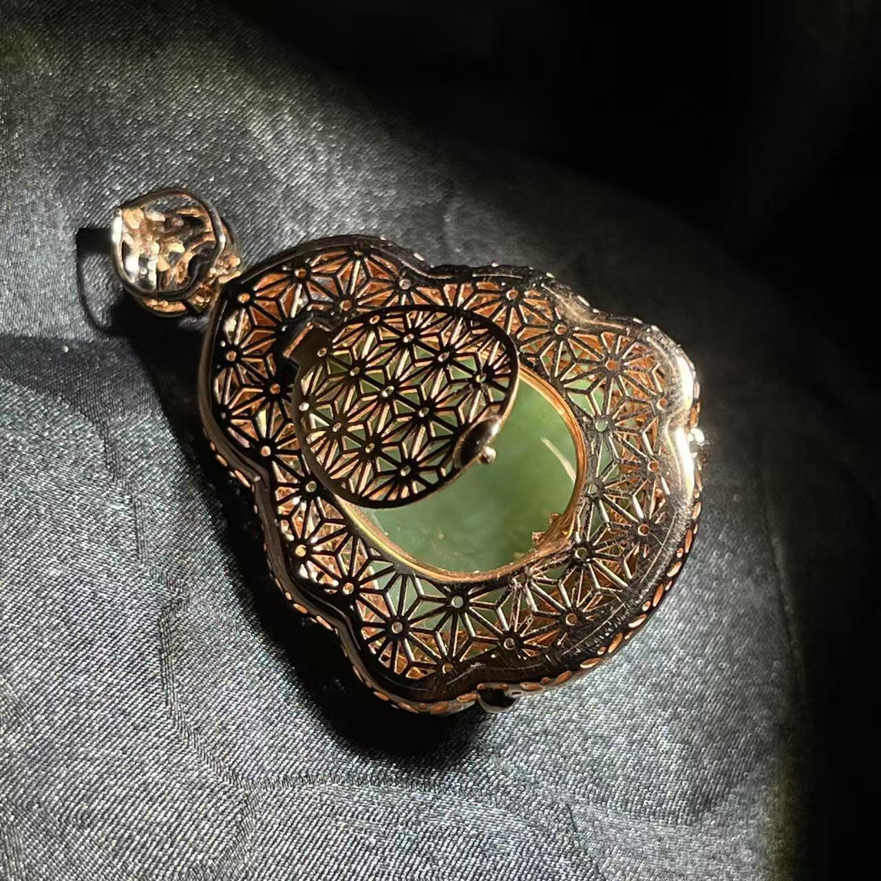 和田玉碧玉猫眼金镶佛公（16.5g）