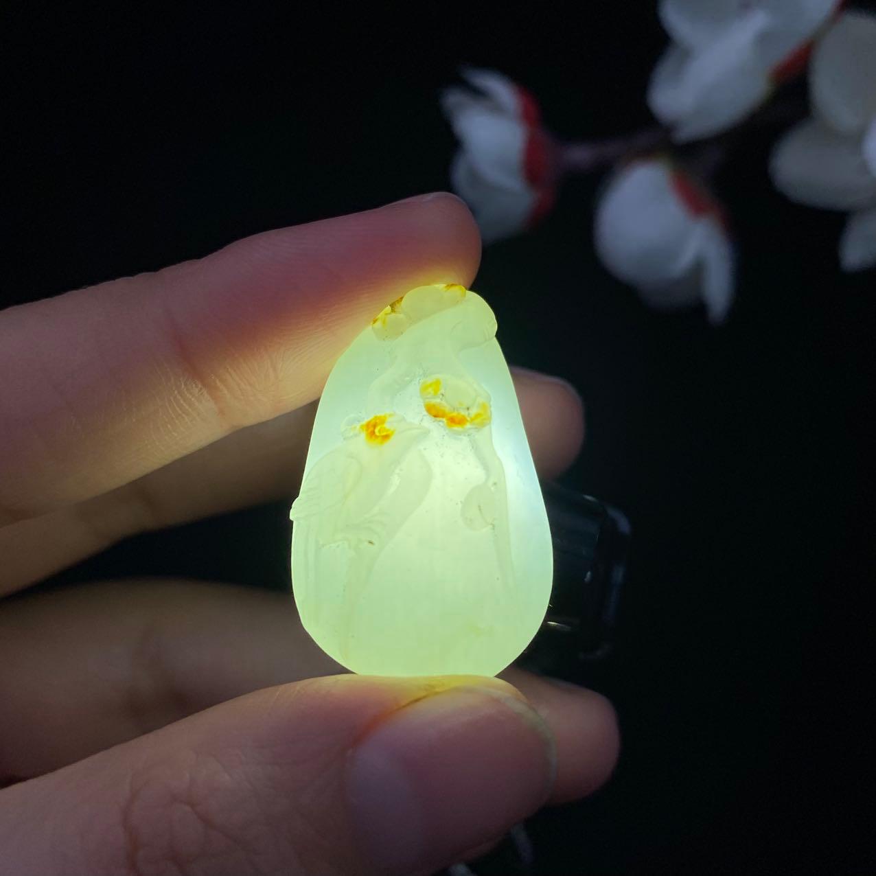 【超值推荐】和田玉白玉籽料【雕刻件】（9.8g）