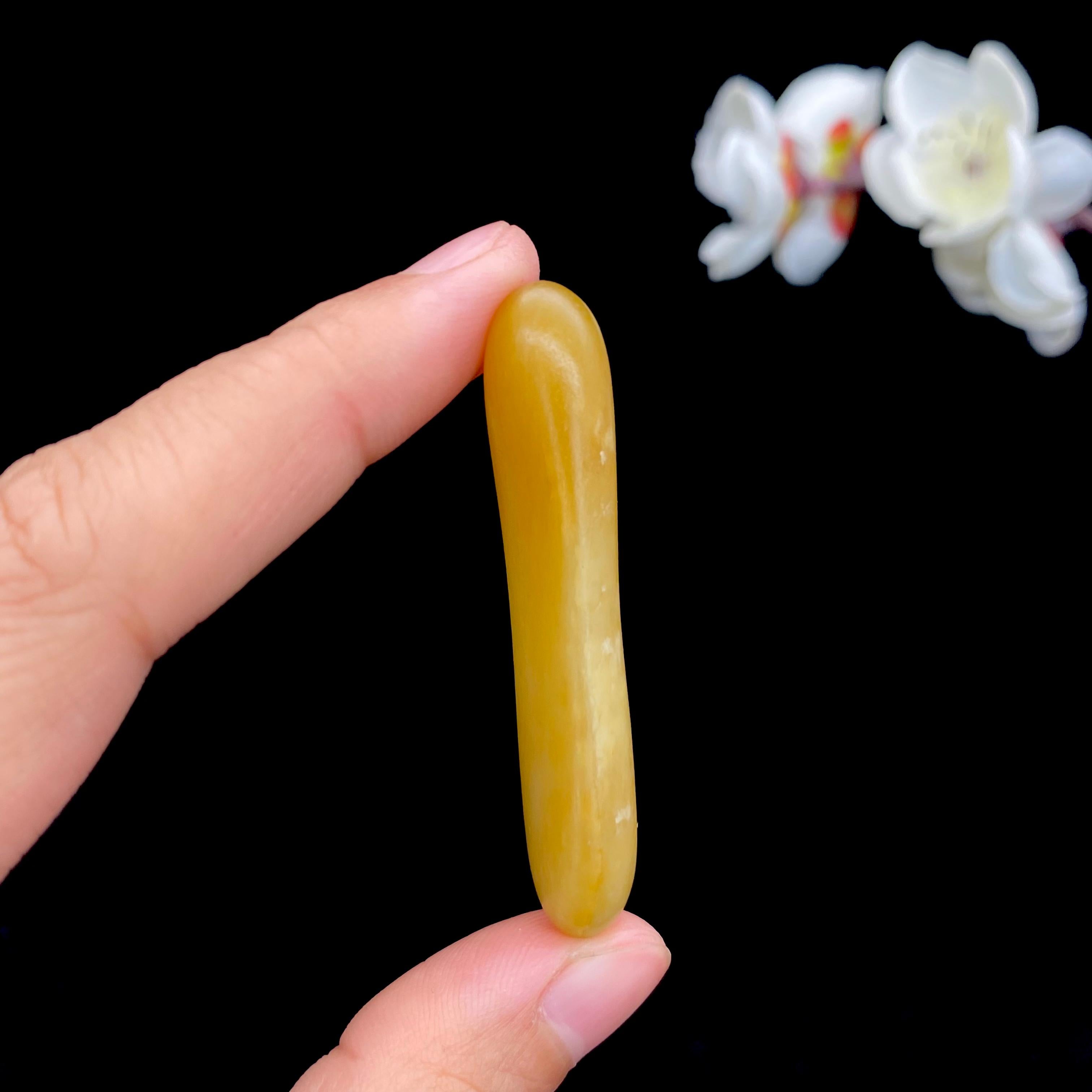 和田玉黄沁皮籽料原石（11.6g）