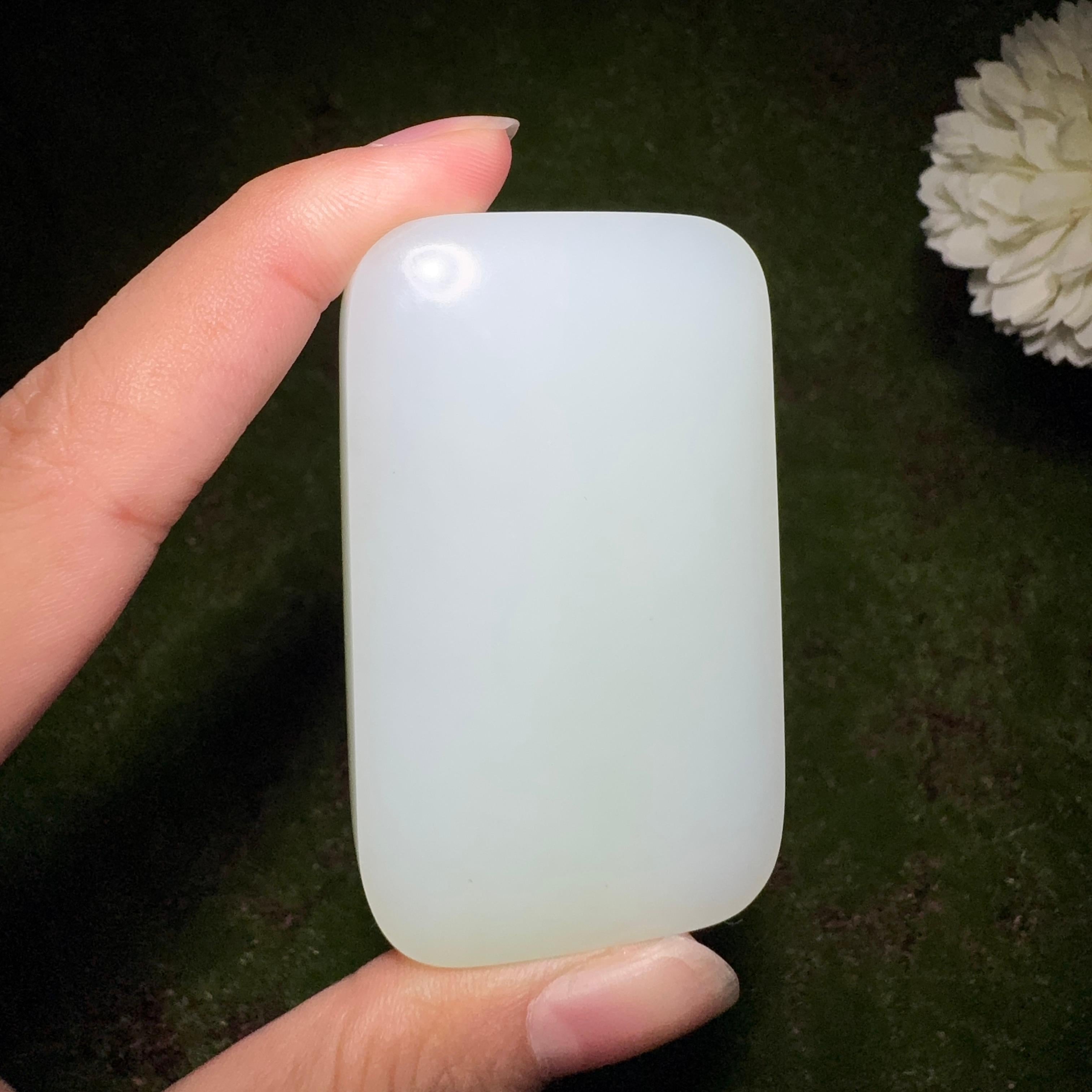 和田玉白玉带翠平安无事牌（96.0g）