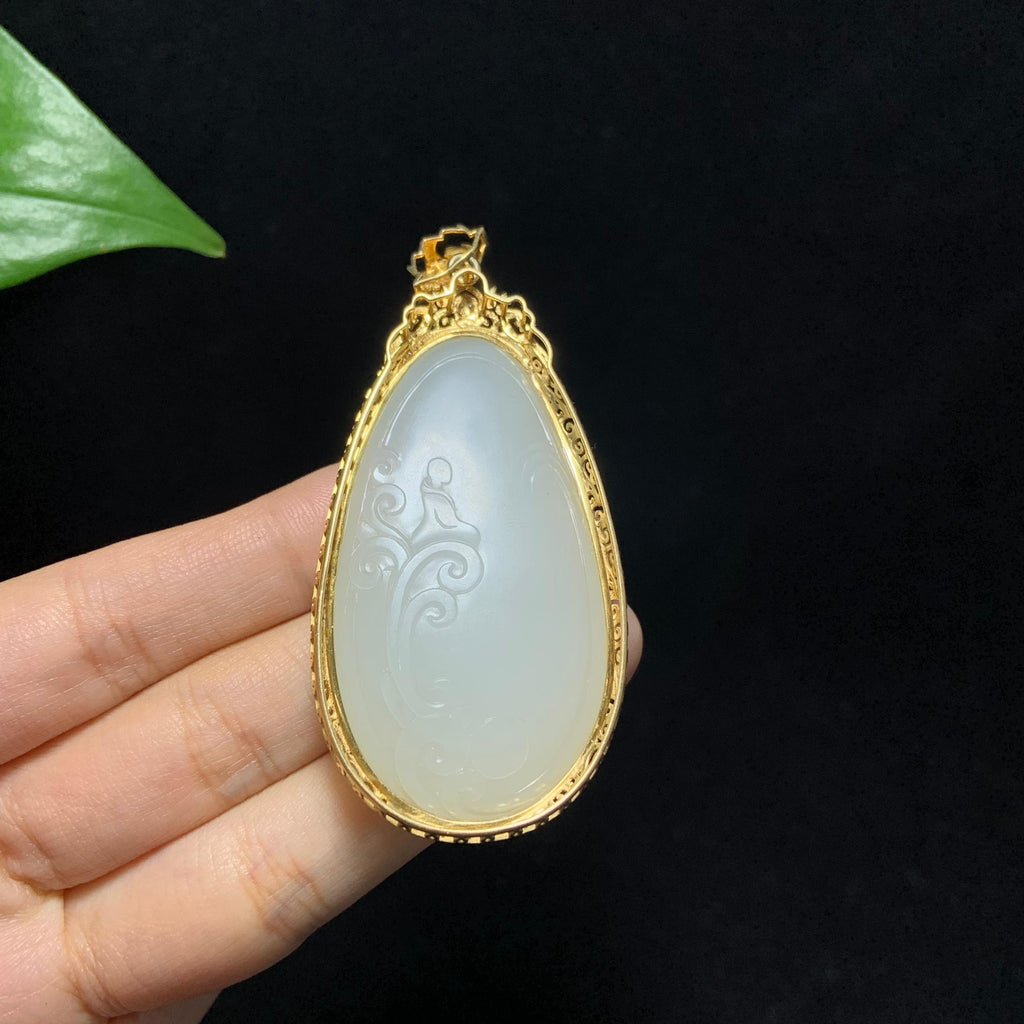 收藏级18k金镶和田籽料洒金皮白玉观音挂件（26.3g）